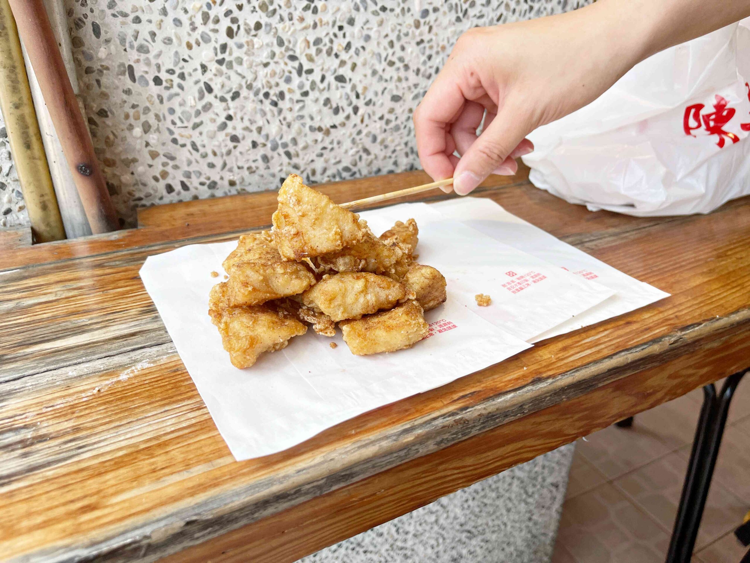 【北投美食】陳季炸雞北投店，台北最強炸物推薦 (菜單) @厚片嘴角帶便當