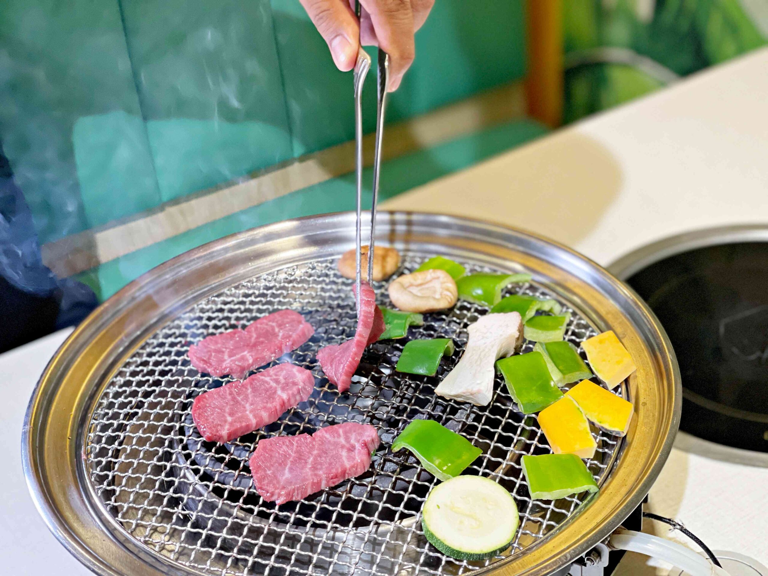 【新莊美食】輔大饞饞燒肉鍋物，肉質好又便宜，還不吃垮你？ (推薦 菜單) @厚片嘴角帶便當