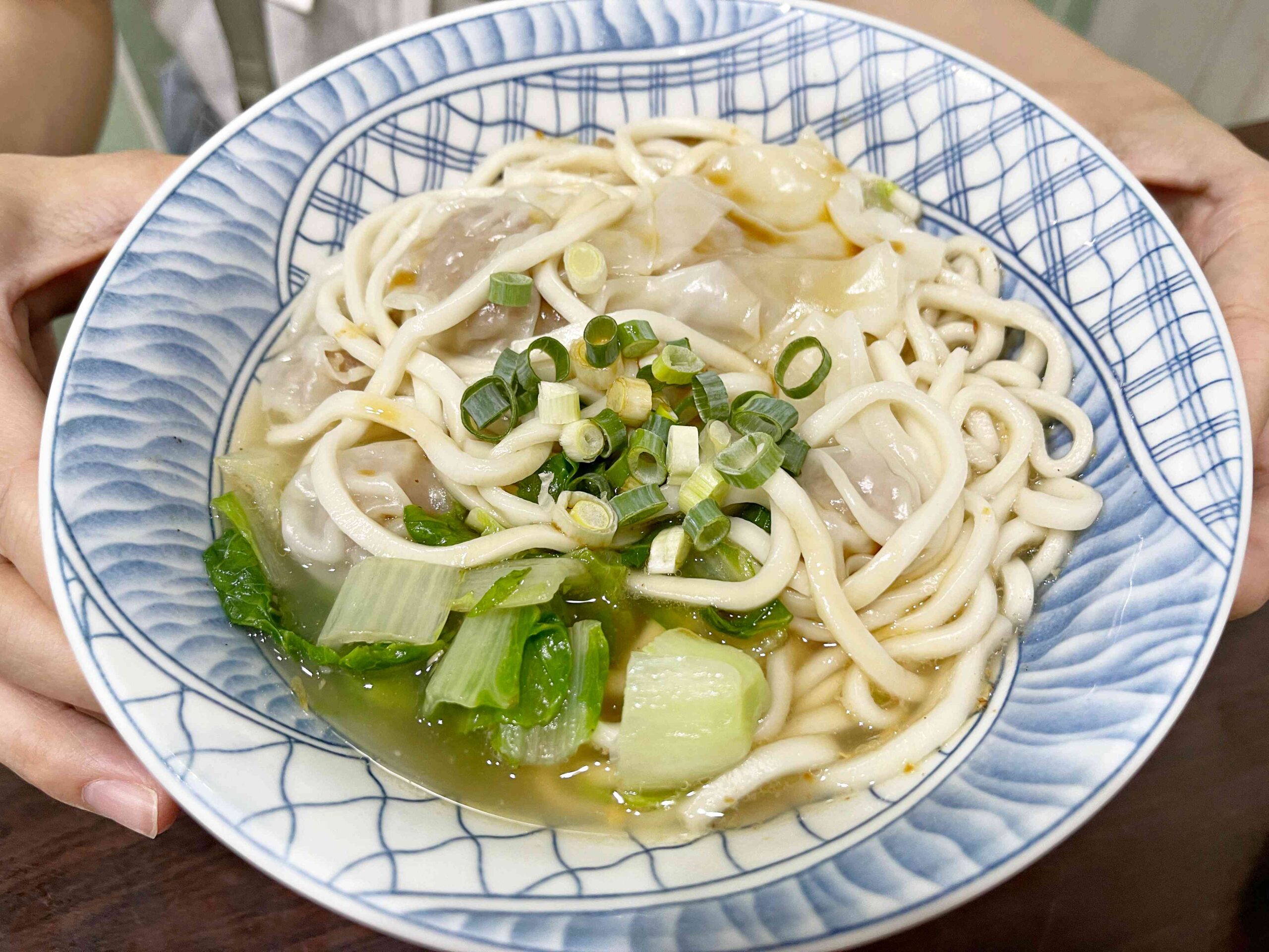 【中山站美食】夯仔口牛肉麵，好吃牛肉麵推薦！(菜單) @厚片嘴角帶便當