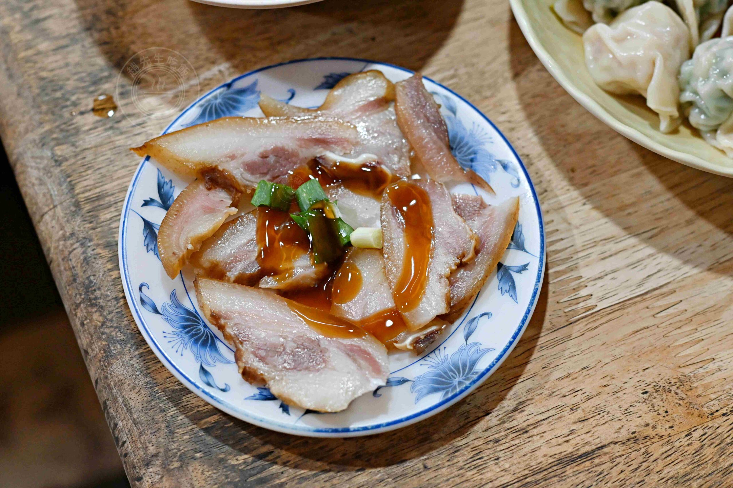 【景美夜市美食】楊家手工水餃，在地人瘋排飽滿三十年爆汁韭菜水餃推薦！(菜單) @趙先生吃飯