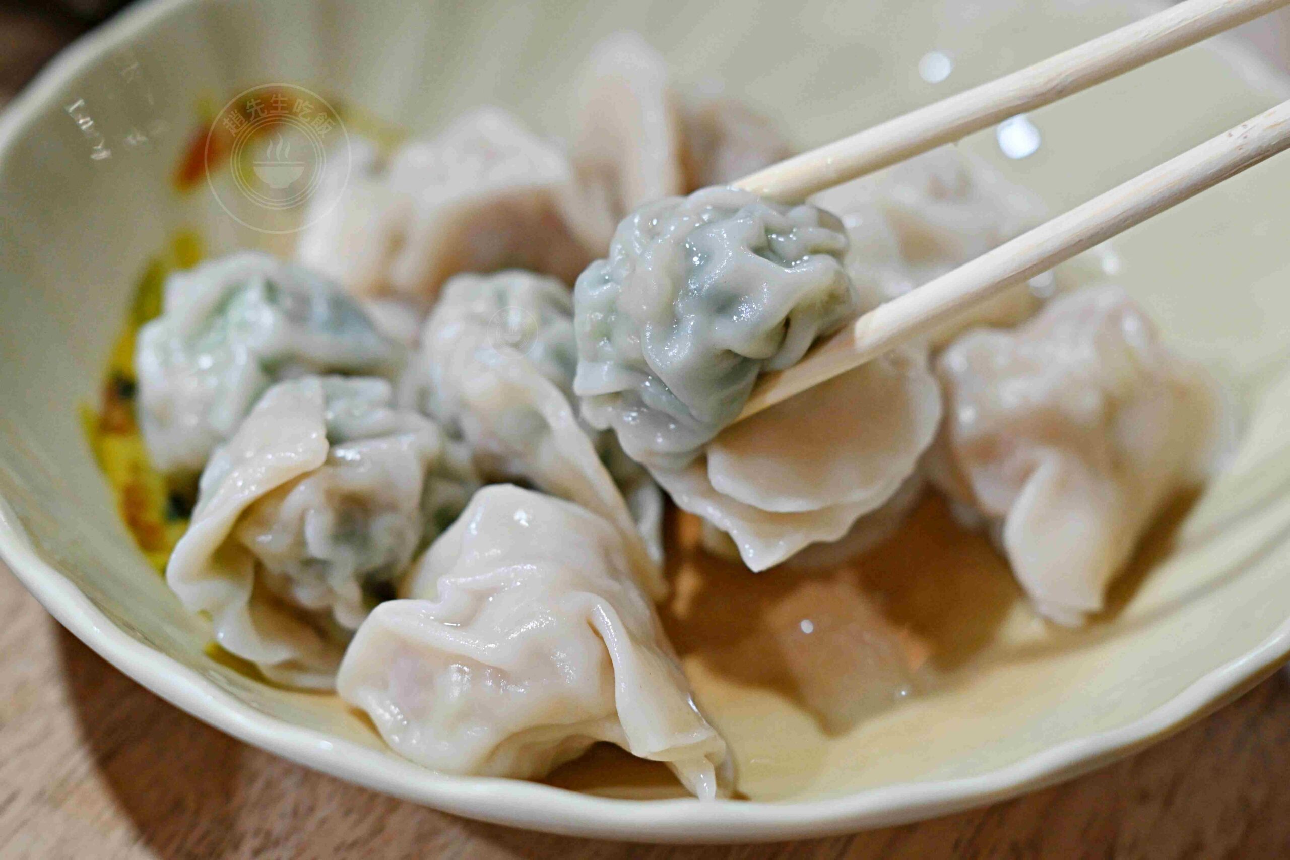 【景美夜市美食】楊家手工水餃，在地人瘋排飽滿三十年爆汁韭菜水餃推薦！(菜單) @趙先生吃飯