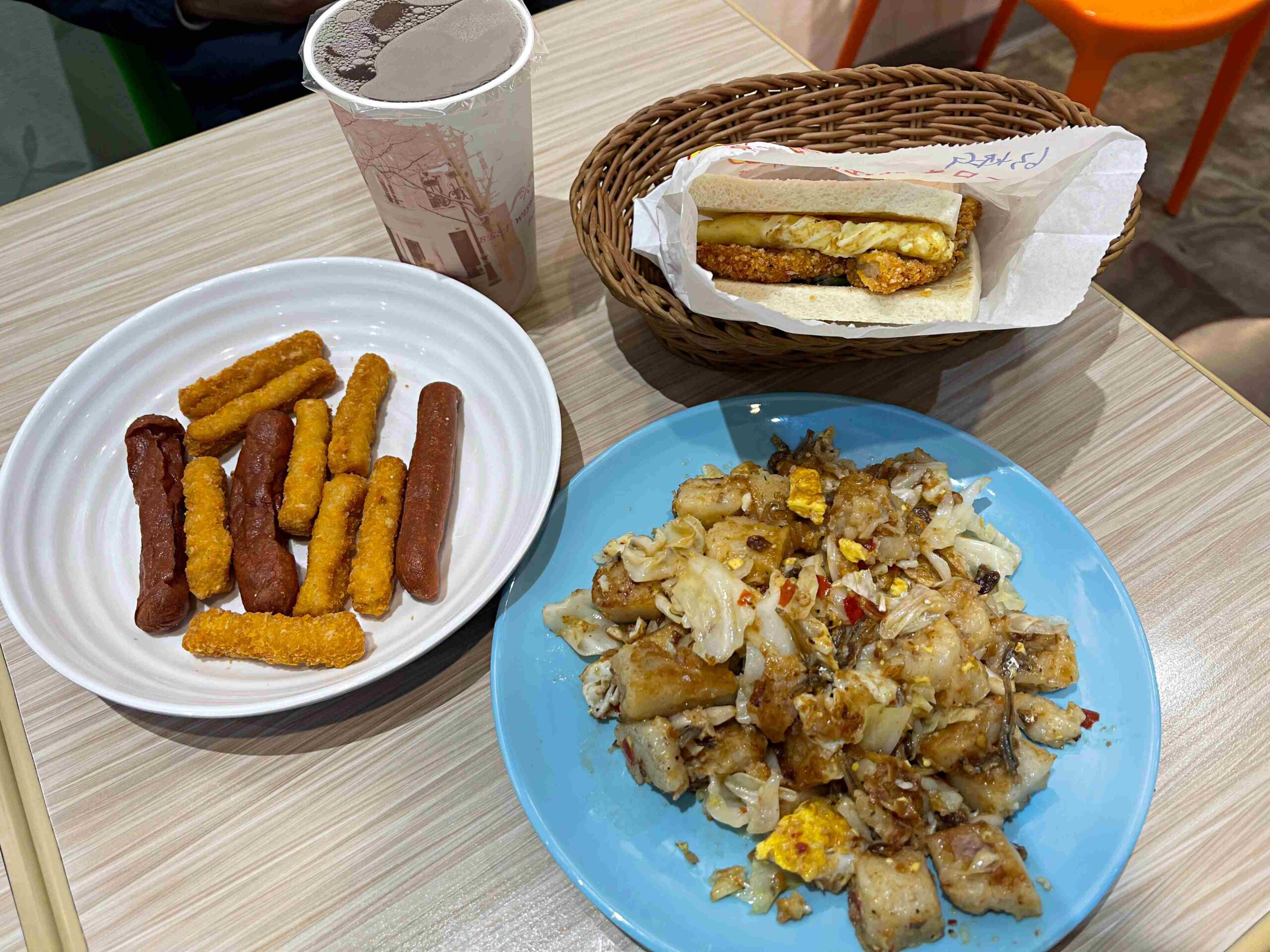 【內湖美食】早食暮想 精緻早午餐， 巷弄內台式餐點好吃推薦！(菜單)(寵物友善) @厚片嘴角帶便當