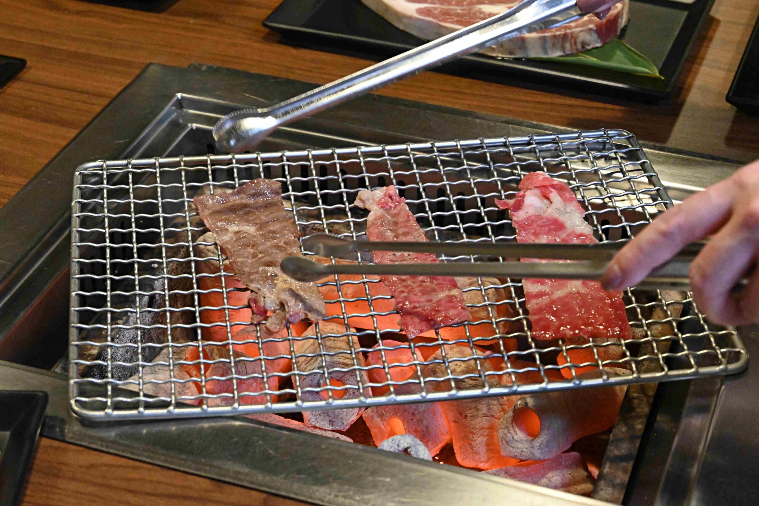【永和美食】饗鮮肉日式燒烤，必看在地最強吃到飽推薦(菜單) @厚片嘴角帶便當