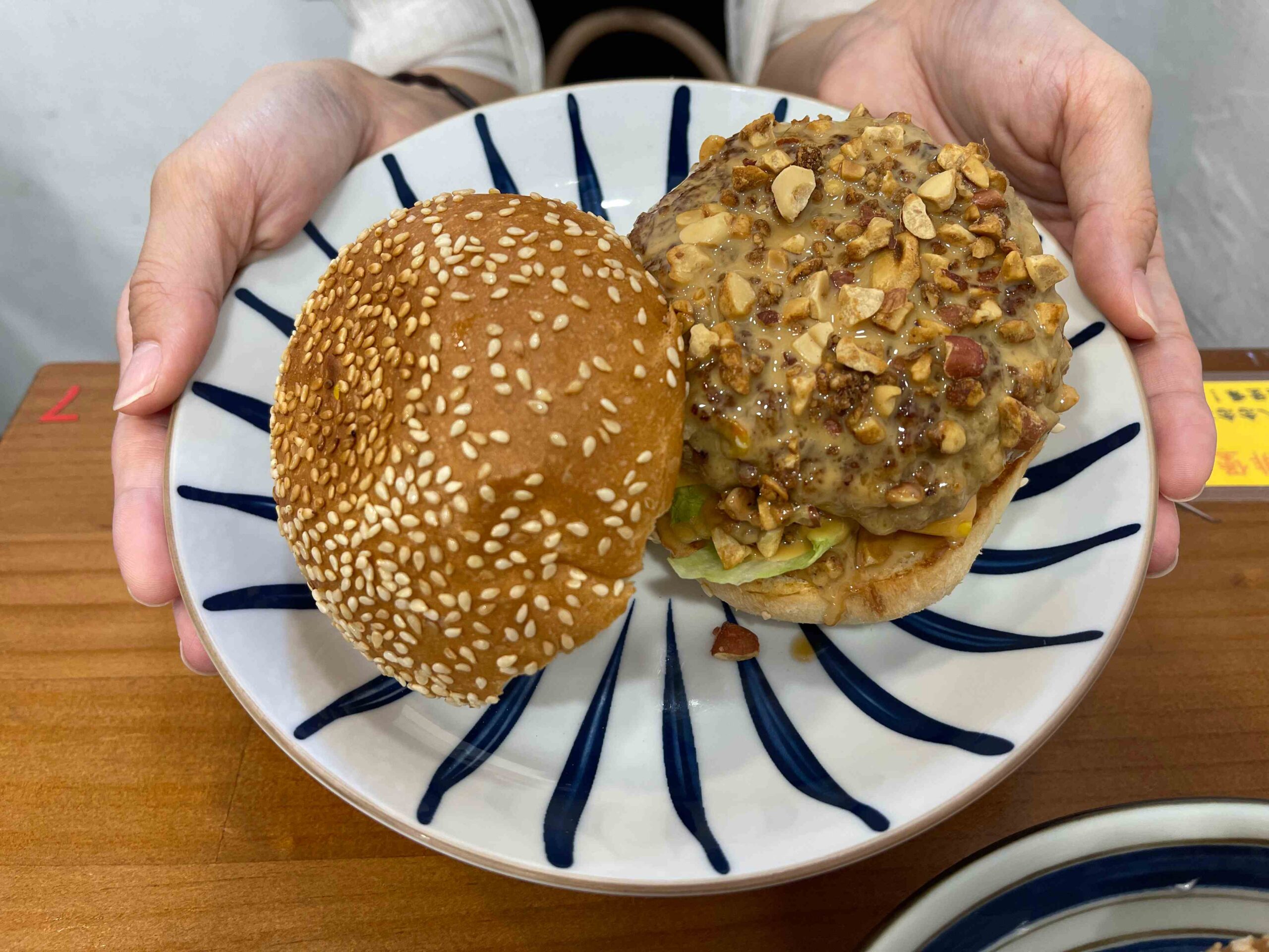 【大安區美食】橋山.壽喜燒by二本松，點什麼大推薦 (價錢 菜單) @厚片嘴角帶便當