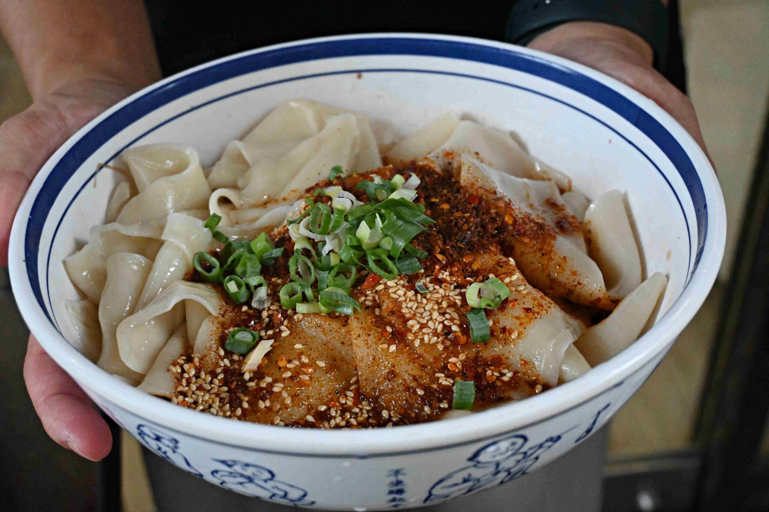 【新莊美食】川豫麵館，道地外省人開的川味麵館！(菜單) @厚片嘴角帶便當