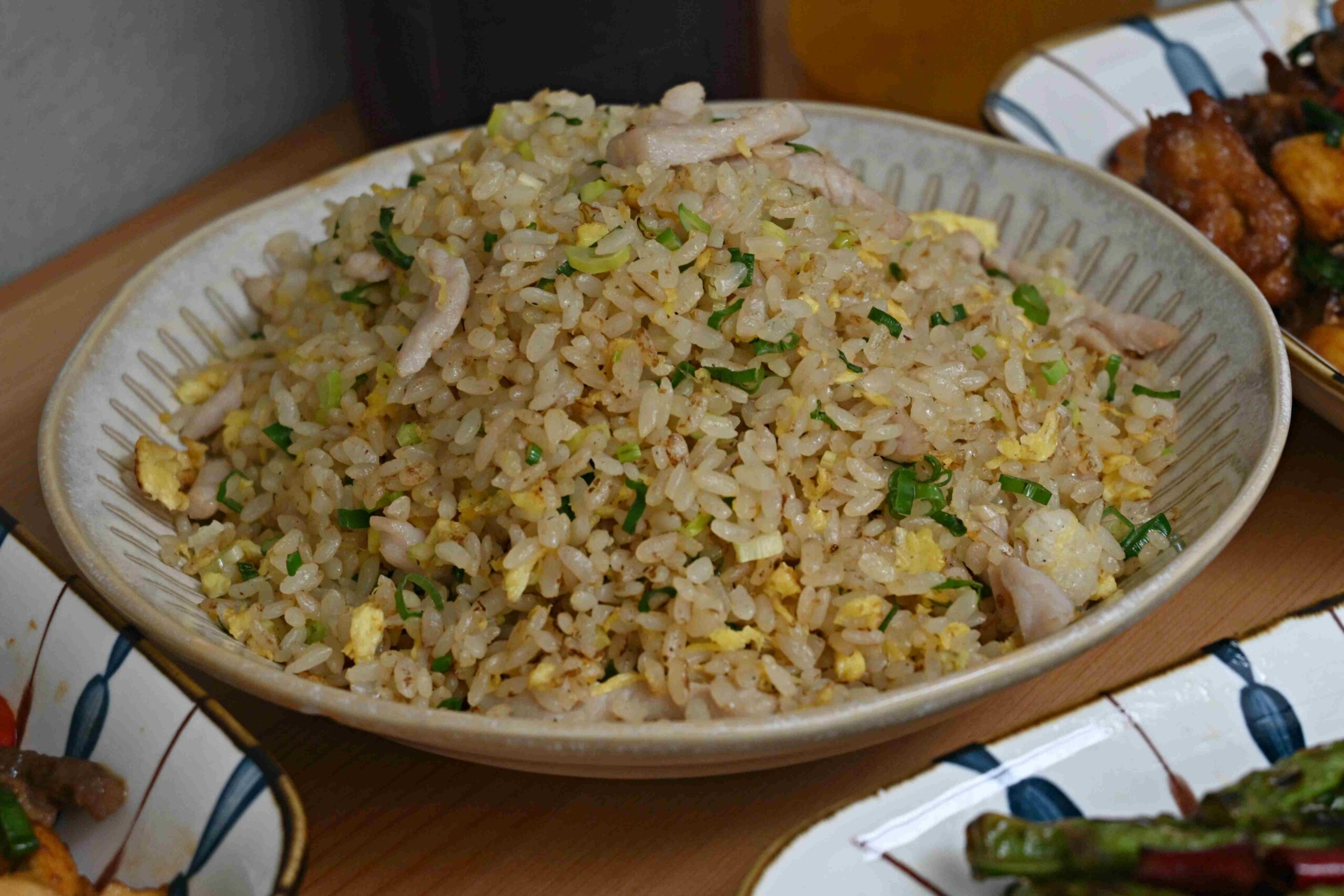 【小巨蛋美食】招治飯店，總是在排隊的台菜小館(菜單) @厚片嘴角帶便當