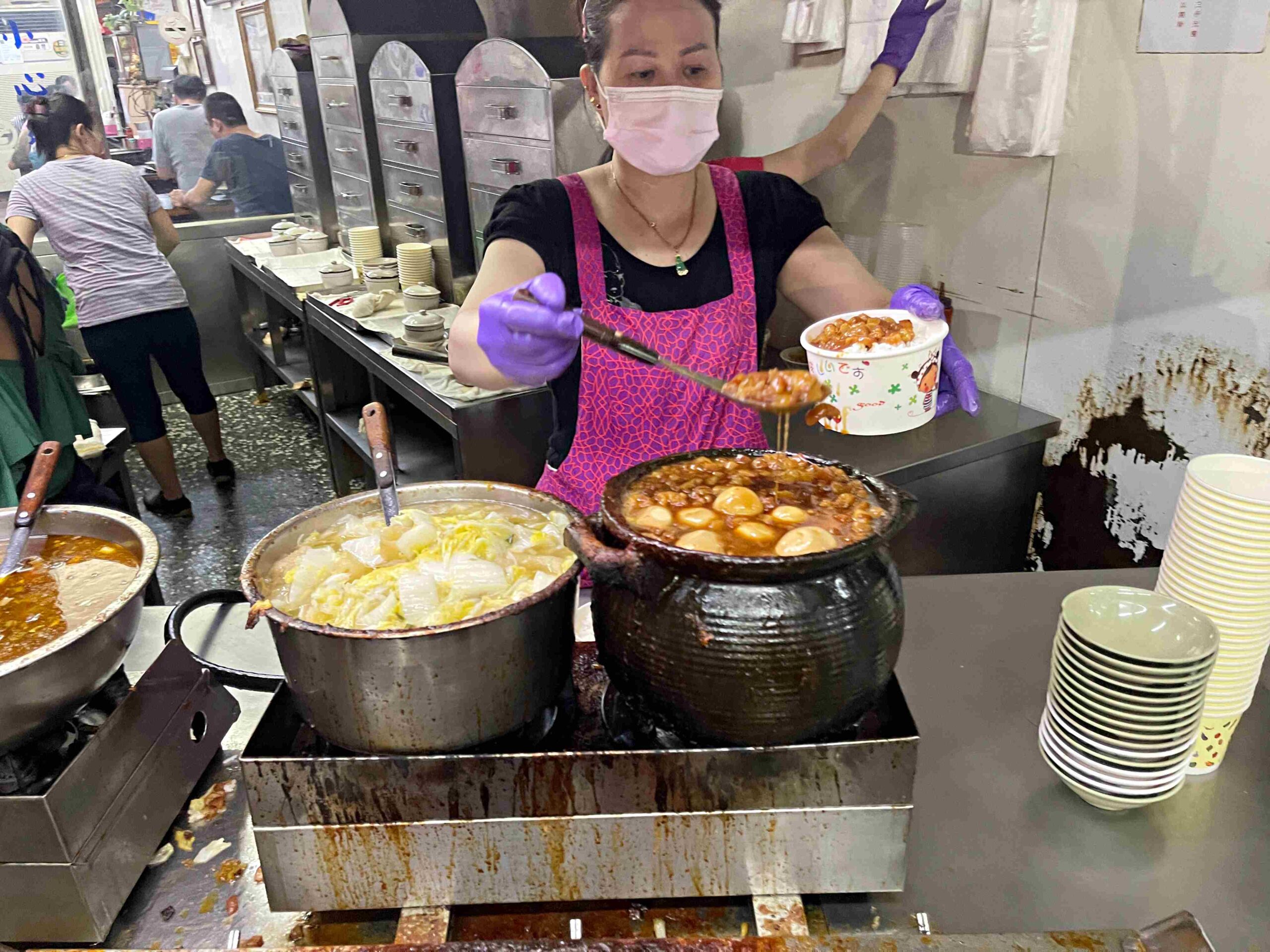 【三重美食】今大魯肉飯，知名排隊魯肉飯有推薦嗎？2024最新 (菜單) @厚片嘴角帶便當