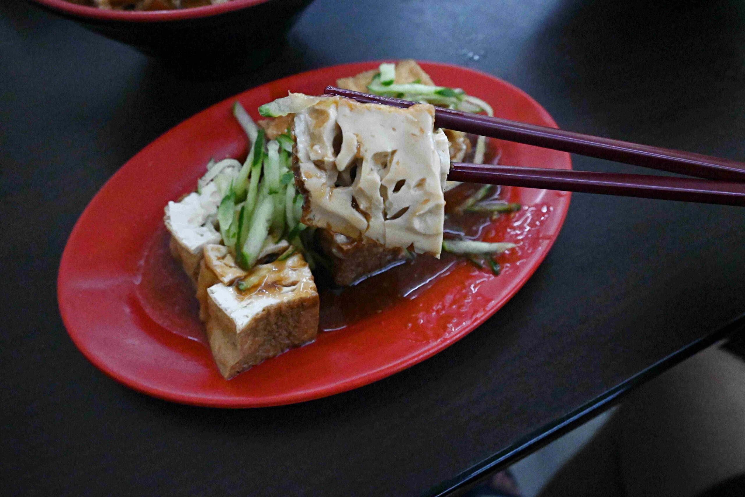 【內湖美食】尚紅魯肉飯，超好吃隱藏版滷肉飯推薦 (菜單) @厚片嘴角帶便當