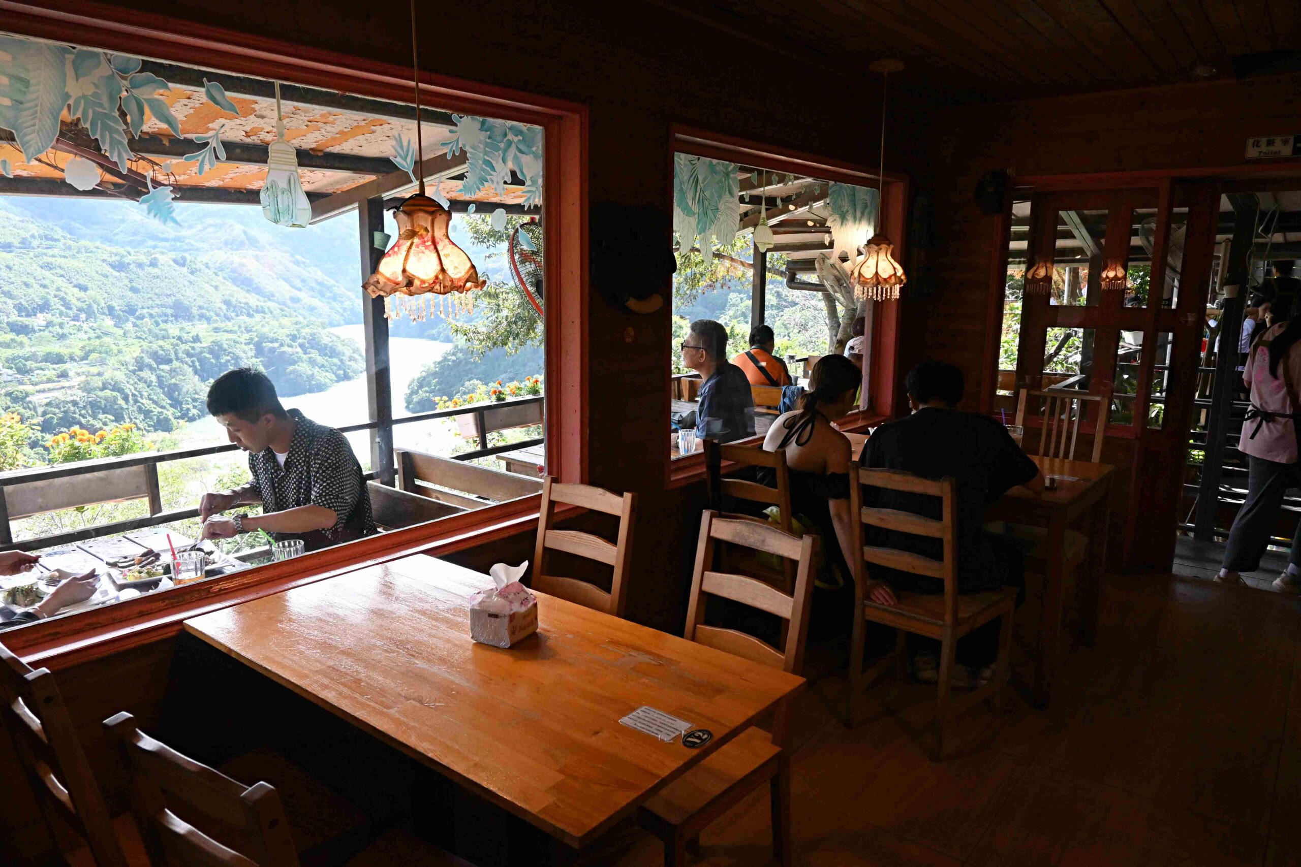 【桃園美食】森鄰水岸景觀咖啡館，超美有山有水景觀餐廳推薦(菜單)(寵物友善) @厚片嘴角帶便當