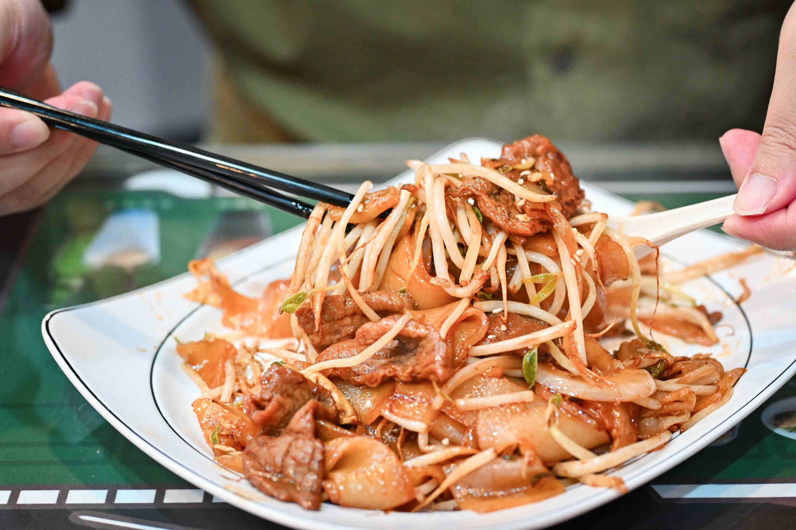 【新埔美食推薦】板橋港豐撈麵飯堂，老饕心中的隱藏版美食天堂 @厚片嘴角帶便當