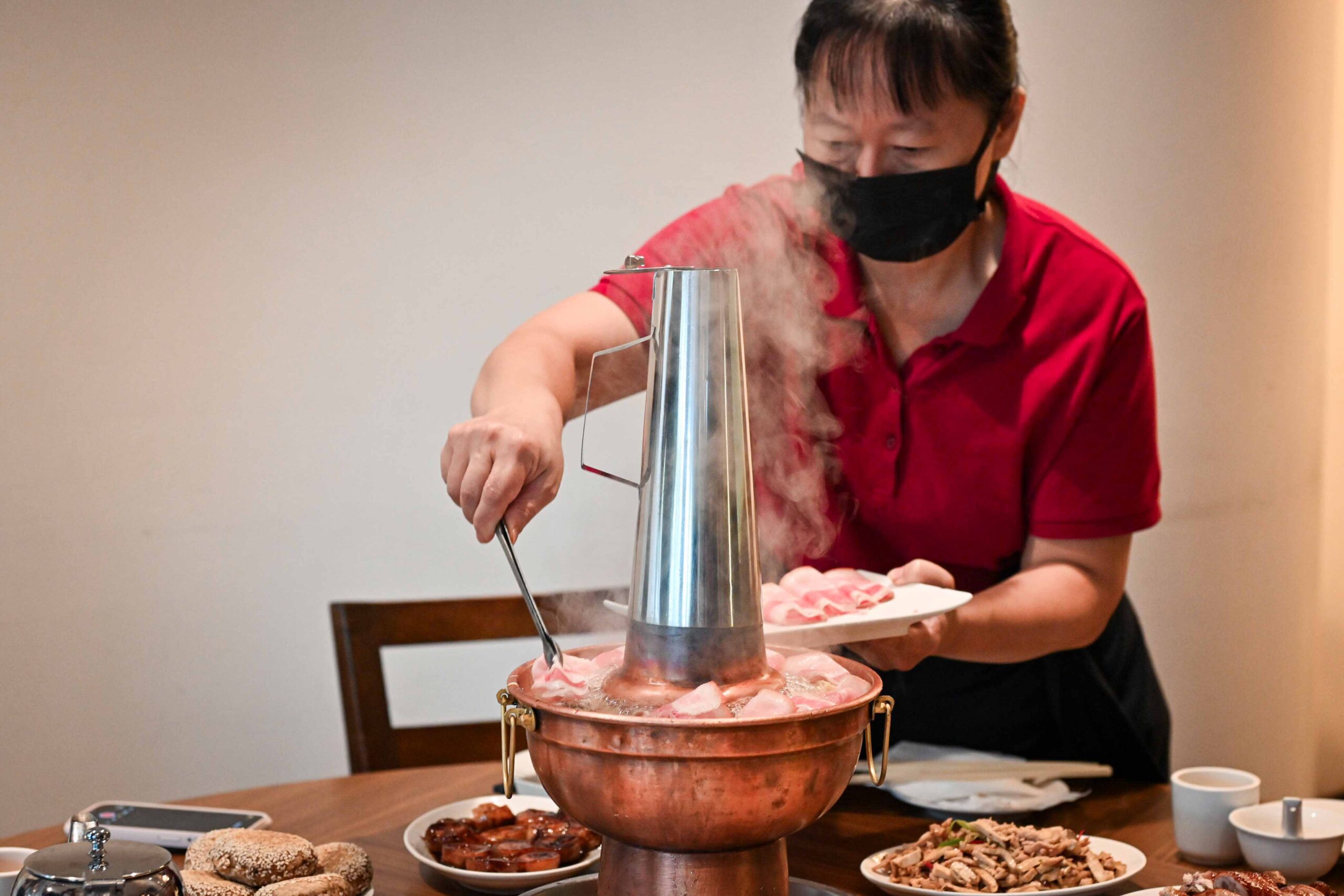 【信義區美食】都一處仁愛店｜七十年老店、米其林必比登推薦的酸菜白肉鍋(菜單) @厚片嘴角帶便當