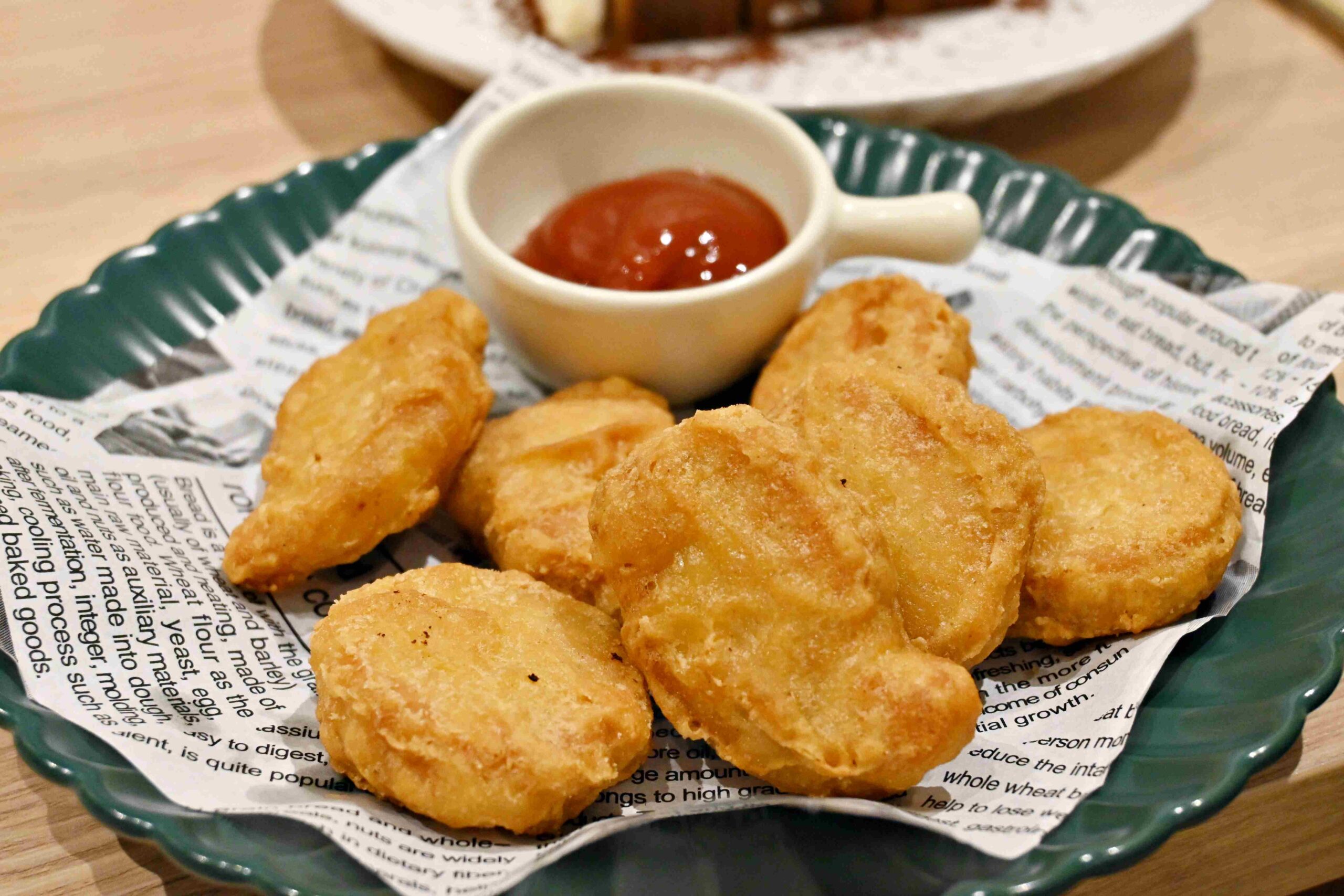 【新莊美食】Paws Cafe 寵物友善餐廳，寵物友善咖啡廳推薦，毛孩也有專屬菜單！ @厚片嘴角帶便當