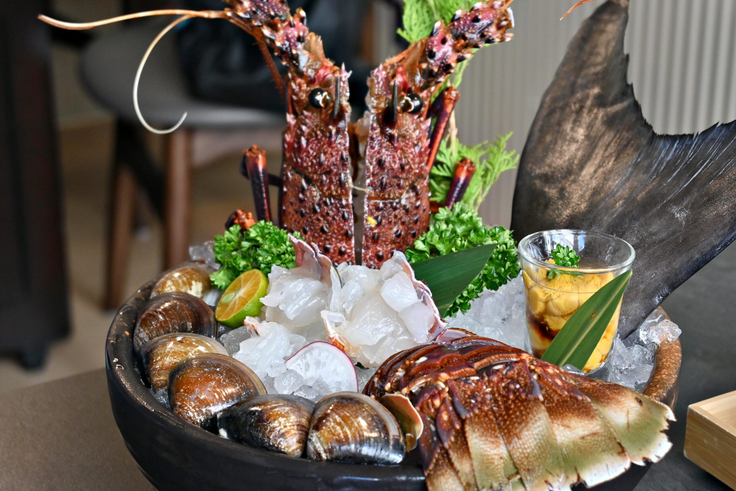 【大直美食】六合極品海鮮鍋物：現撈龍蝦、頂級肉品必吃推薦(菜單) @厚片嘴角帶便當