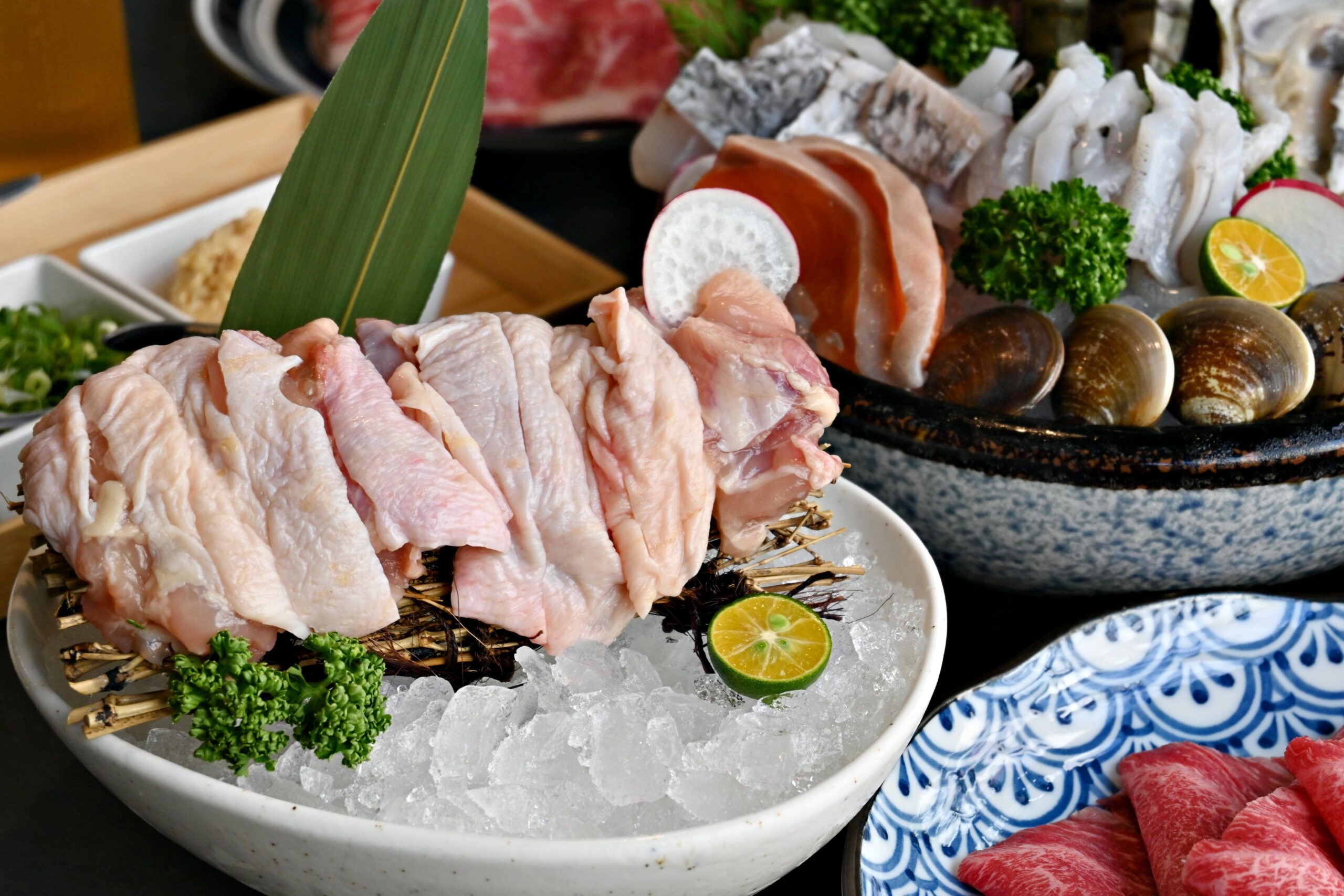 【大直美食】六合極品海鮮鍋物：現撈龍蝦、頂級肉品必吃推薦(菜單) @厚片嘴角帶便當