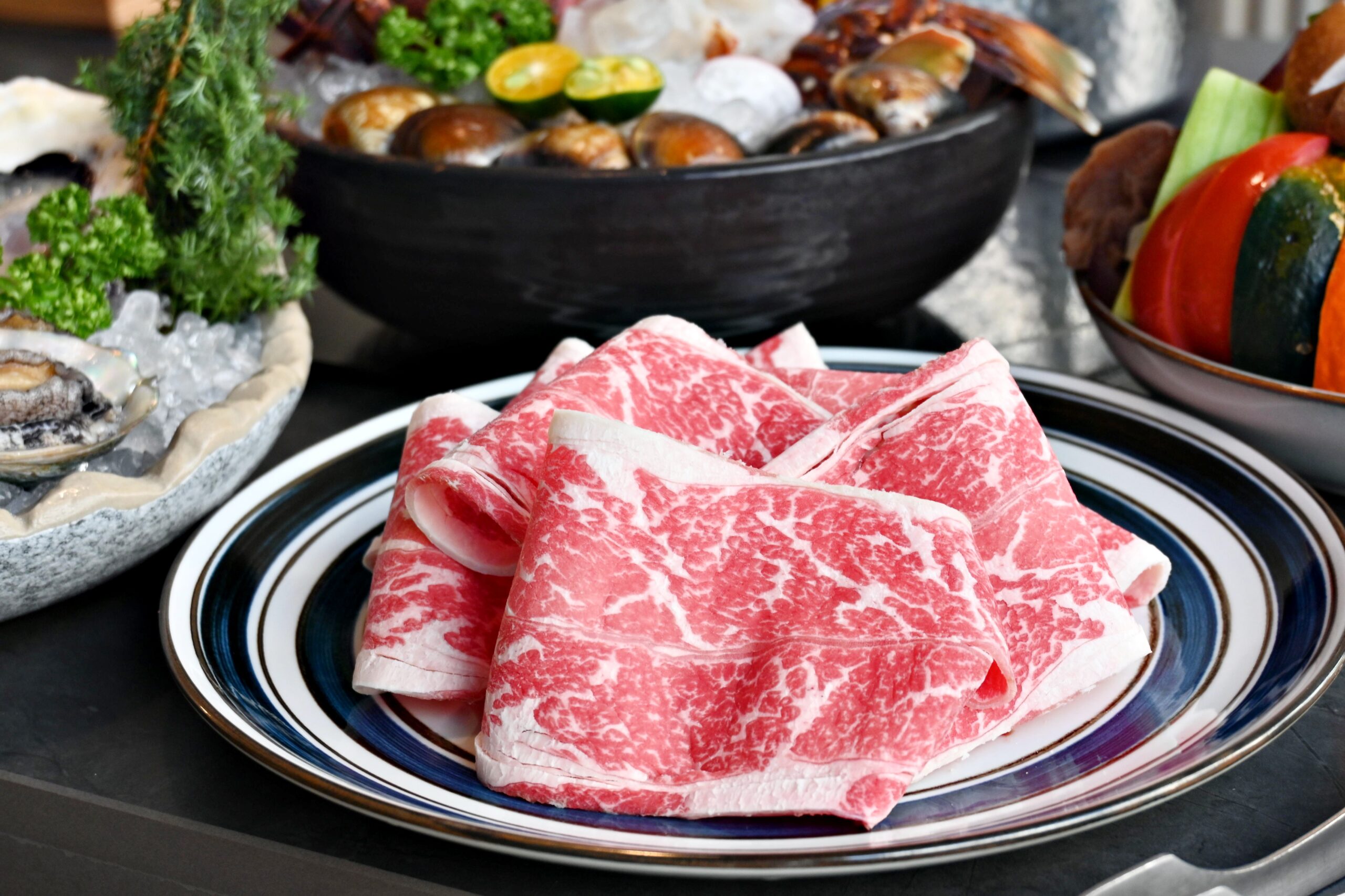 【大直美食】六合極品海鮮鍋物：現撈龍蝦、頂級肉品必吃推薦(菜單) @厚片嘴角帶便當