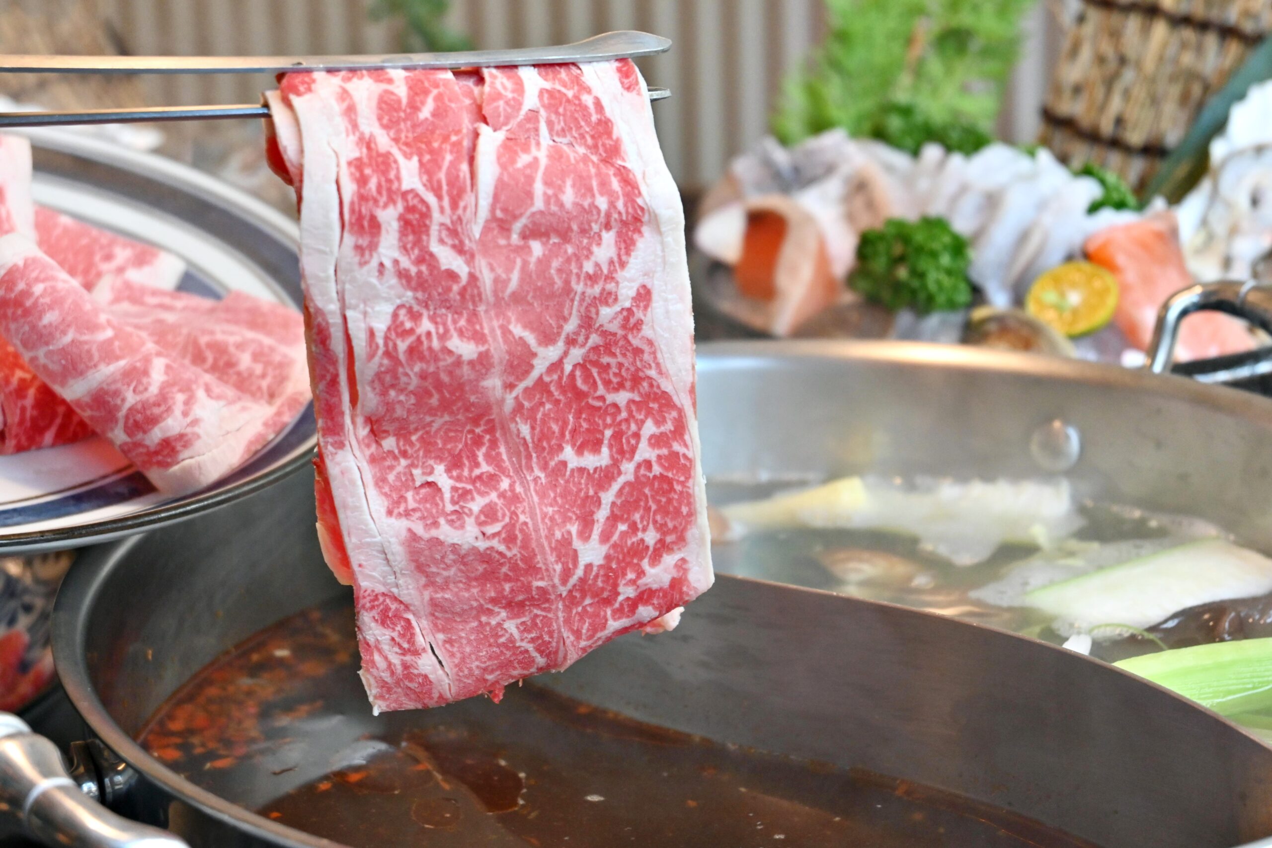 【大直美食】六合極品海鮮鍋物：現撈龍蝦、頂級肉品必吃推薦(菜單) @厚片嘴角帶便當