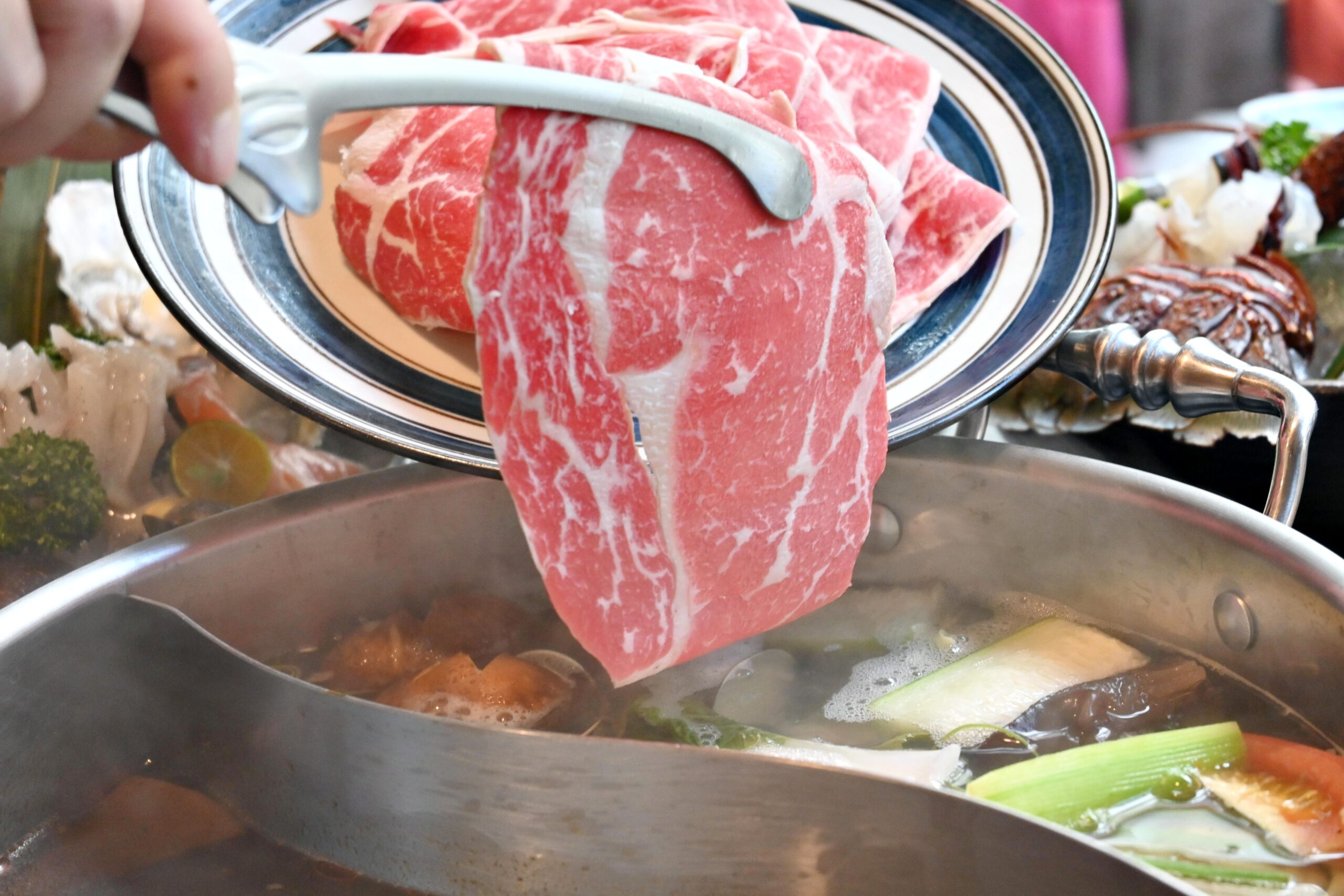 【大直美食】六合極品海鮮鍋物:現撈龍蝦、頂級肉品必吃推薦(菜單) @厚片嘴角帶便當 【大直美食】六合極品海鮮鍋物:現撈龍蝦、頂級肉品必吃推薦(菜單) @厚片嘴角帶便當