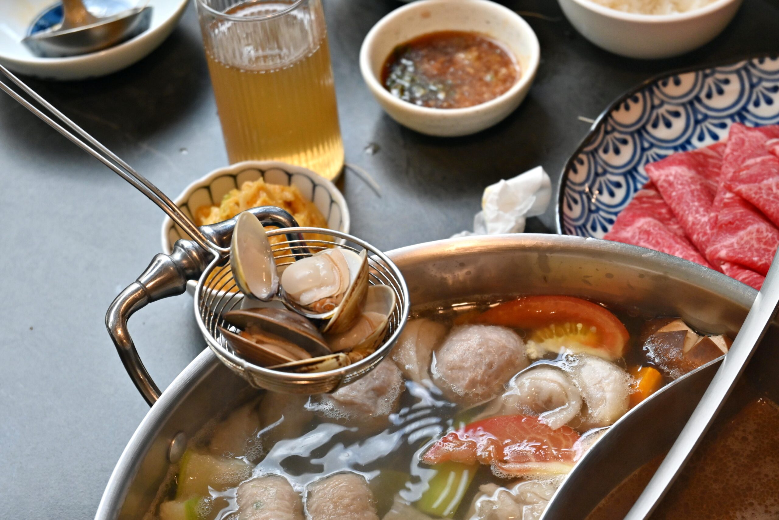 【大直美食】六合極品海鮮鍋物：現撈龍蝦、頂級肉品必吃推薦(菜單) @厚片嘴角帶便當