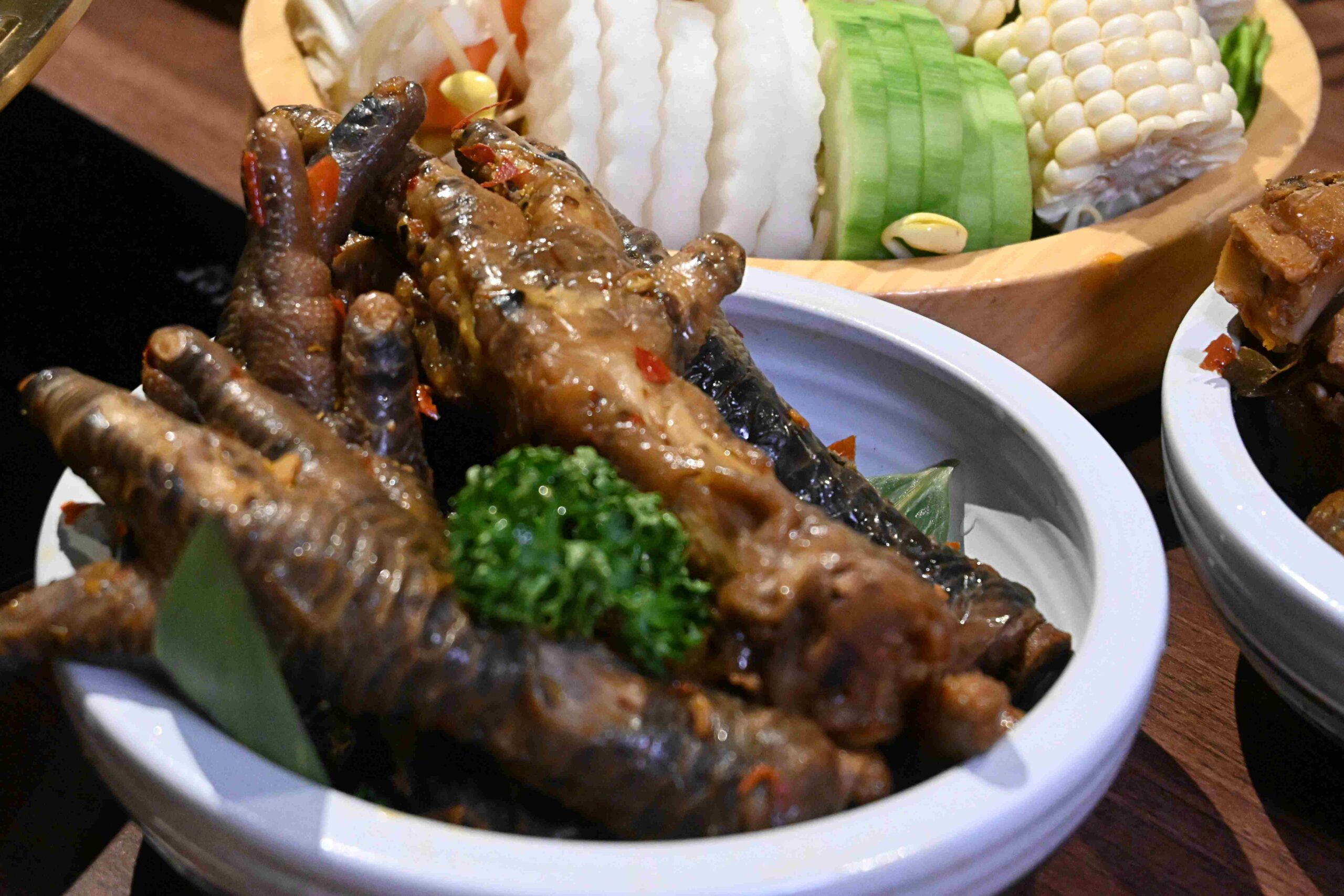 【林口美食】重慶樓｜鴛鴦麻辣鍋＋滷味＋A5和牛！這家火鍋真的太懂吃貨了！(附菜單) @厚片嘴角帶便當
