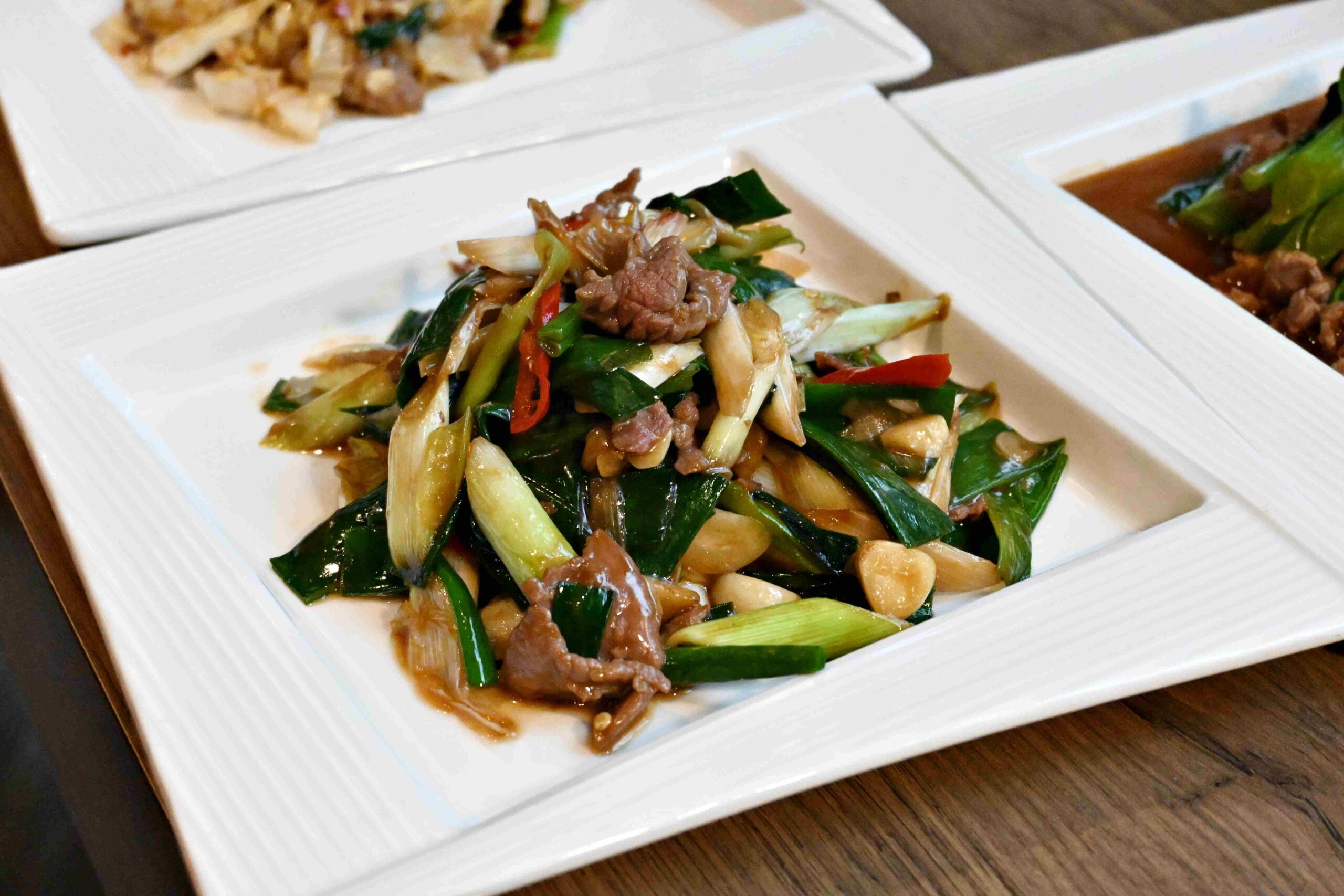 【中山區火鍋】牛富溫體涮牛肉｜晚餐宵夜首選，溫體牛涮鍋配熱炒超過癮(菜單) @厚片嘴角帶便當