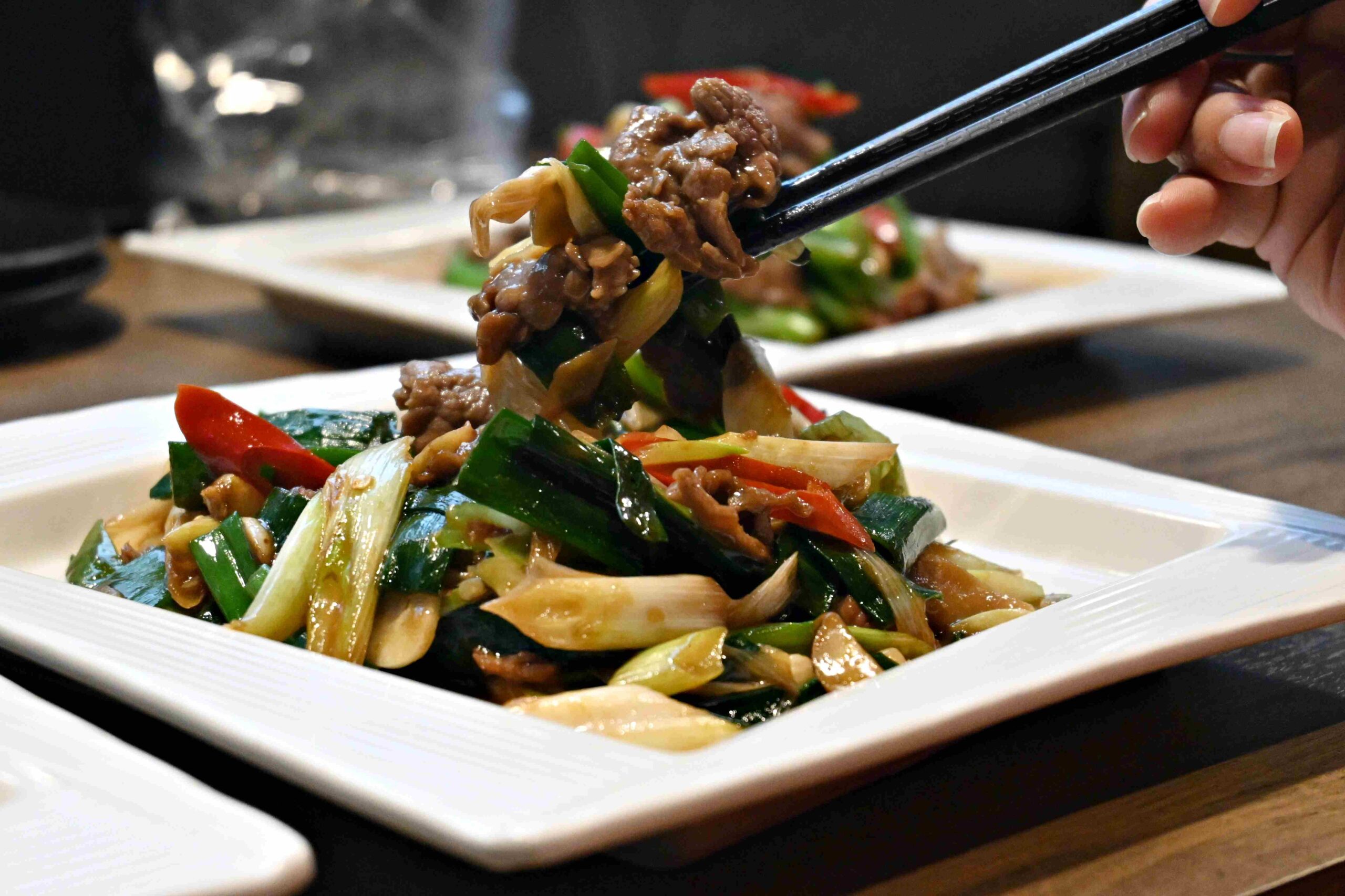 【中山區火鍋】牛富溫體涮牛肉｜晚餐宵夜首選，溫體牛涮鍋配熱炒超過癮(菜單) @厚片嘴角帶便當