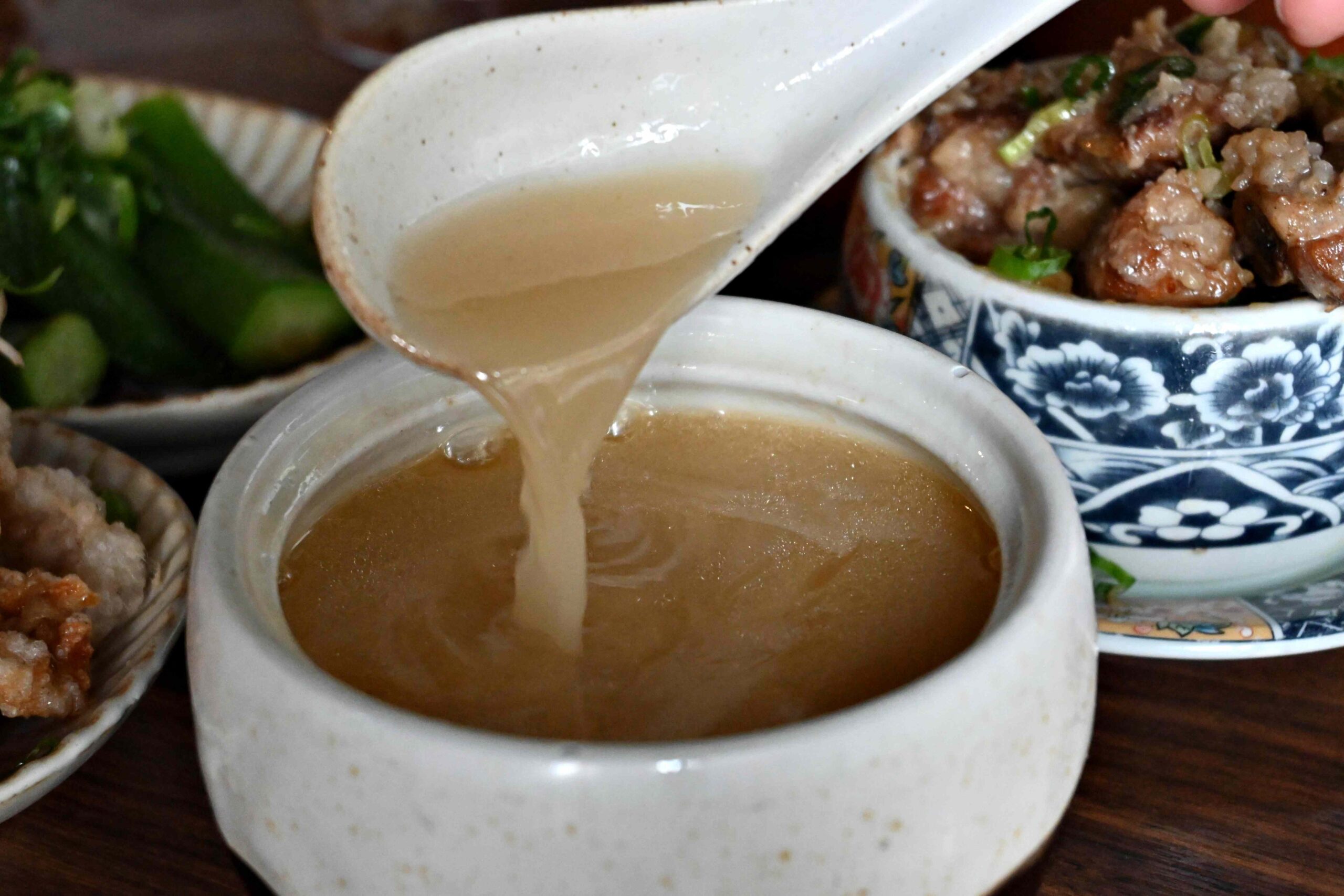 【大安區美食】王李氏炸醬麵｜開在通化夜市旁還敢這麼狂，我們實測整桌！(菜單) @厚片嘴角帶便當
