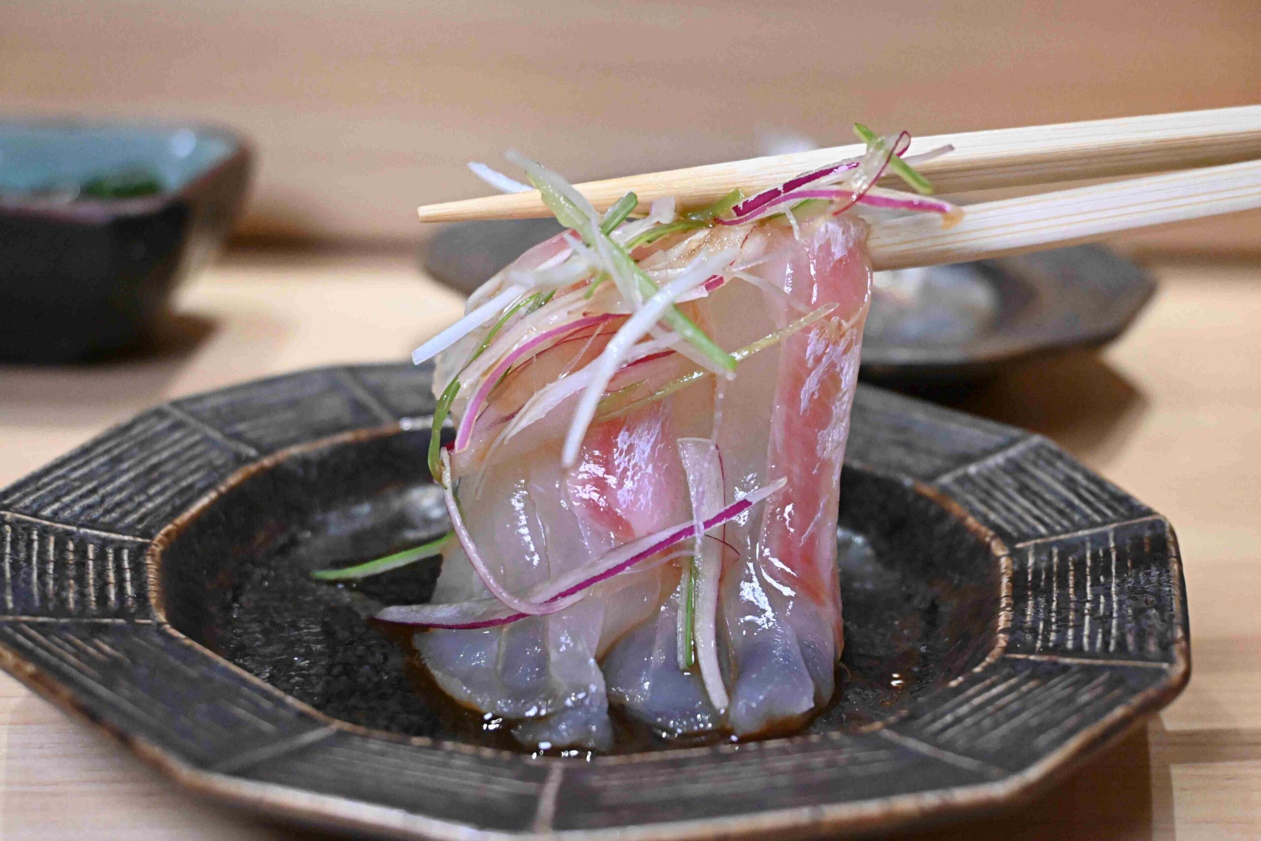 【大安區美食】鮨寓｜信義安和站最新隱藏版無菜單壽司，預約制高級日料推薦 @厚片嘴角帶便當