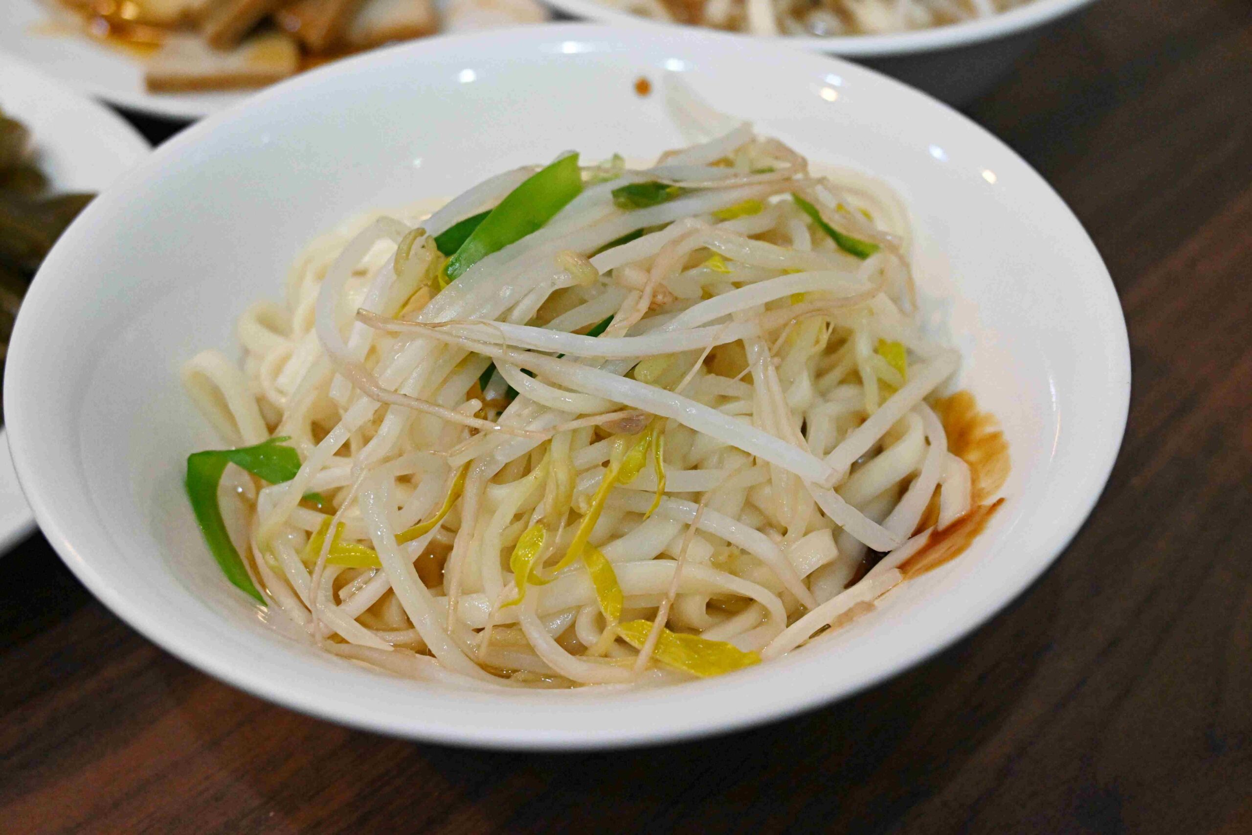 【延三夜市美食】老程麵店｜老台北人都知道的古早味麵店，排隊也甘願！(菜單) @厚片嘴角帶便當