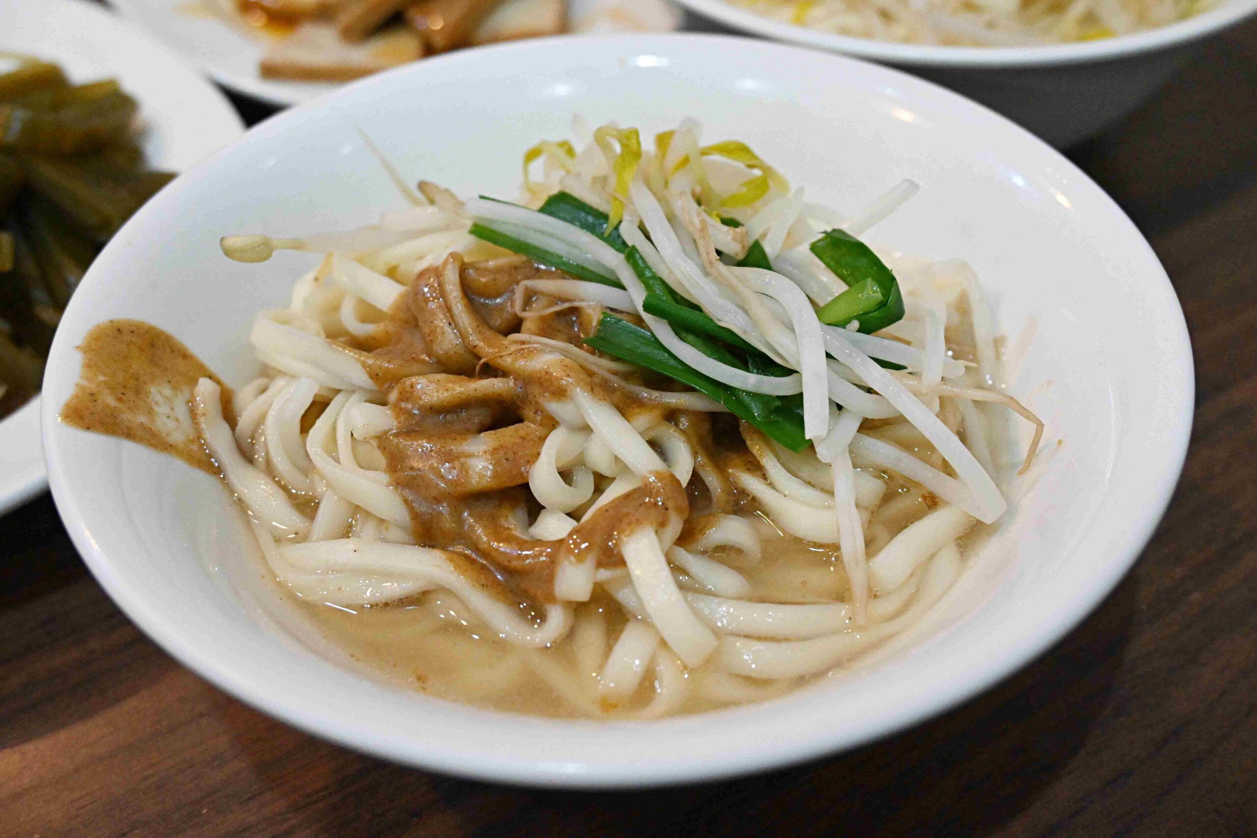 【延三夜市美食】老程麵店｜老台北人都知道的古早味麵店，排隊也甘願！(菜單) @厚片嘴角帶便當