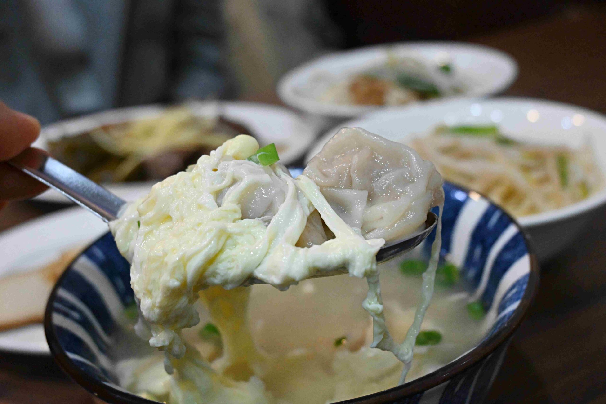 【延三夜市美食】老程麵店｜老台北人都知道的古早味麵店，排隊也甘願！(菜單) @厚片嘴角帶便當