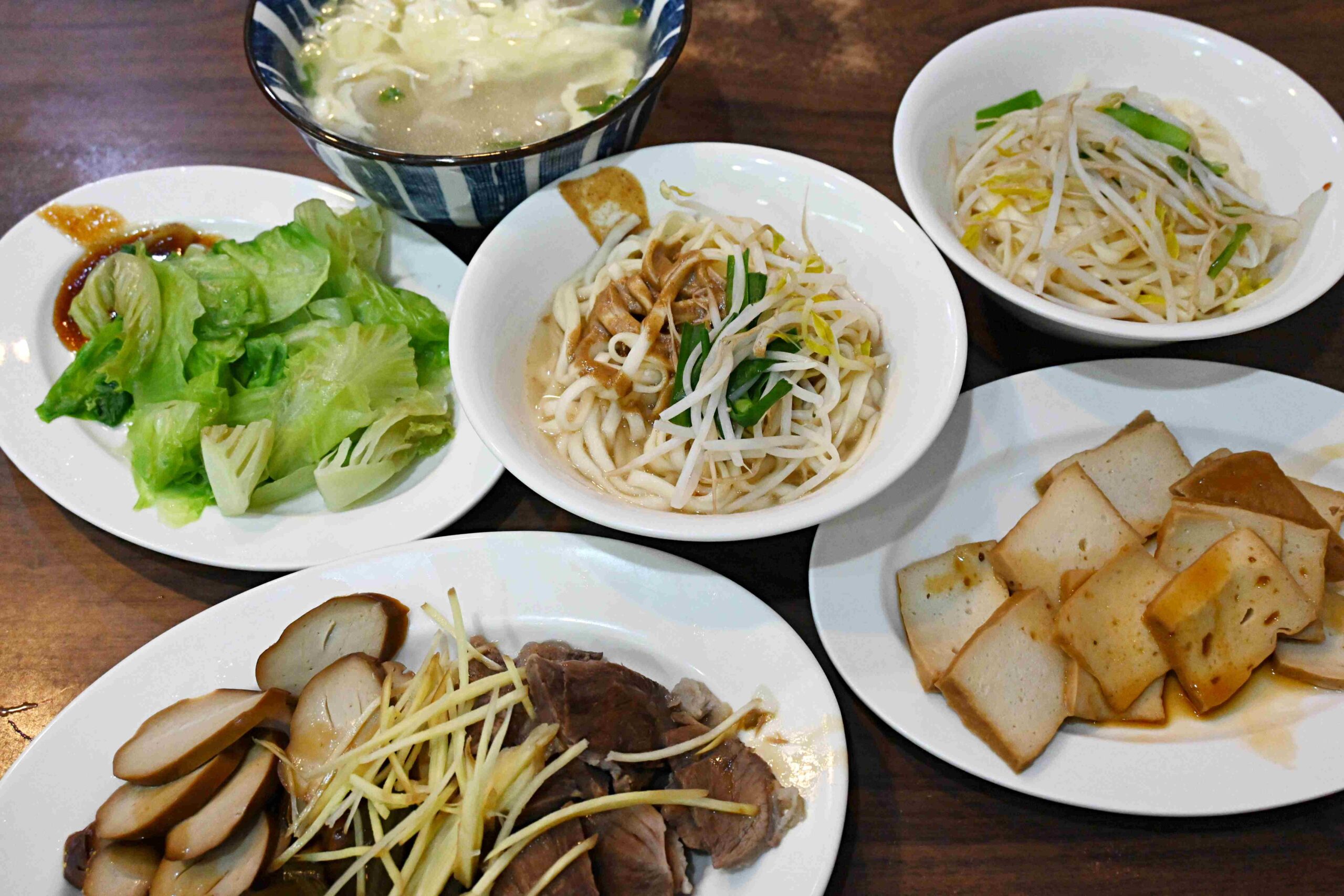 【延三夜市美食】老程麵店｜老台北人都知道的古早味麵店，排隊也甘願！(菜單) @厚片嘴角帶便當