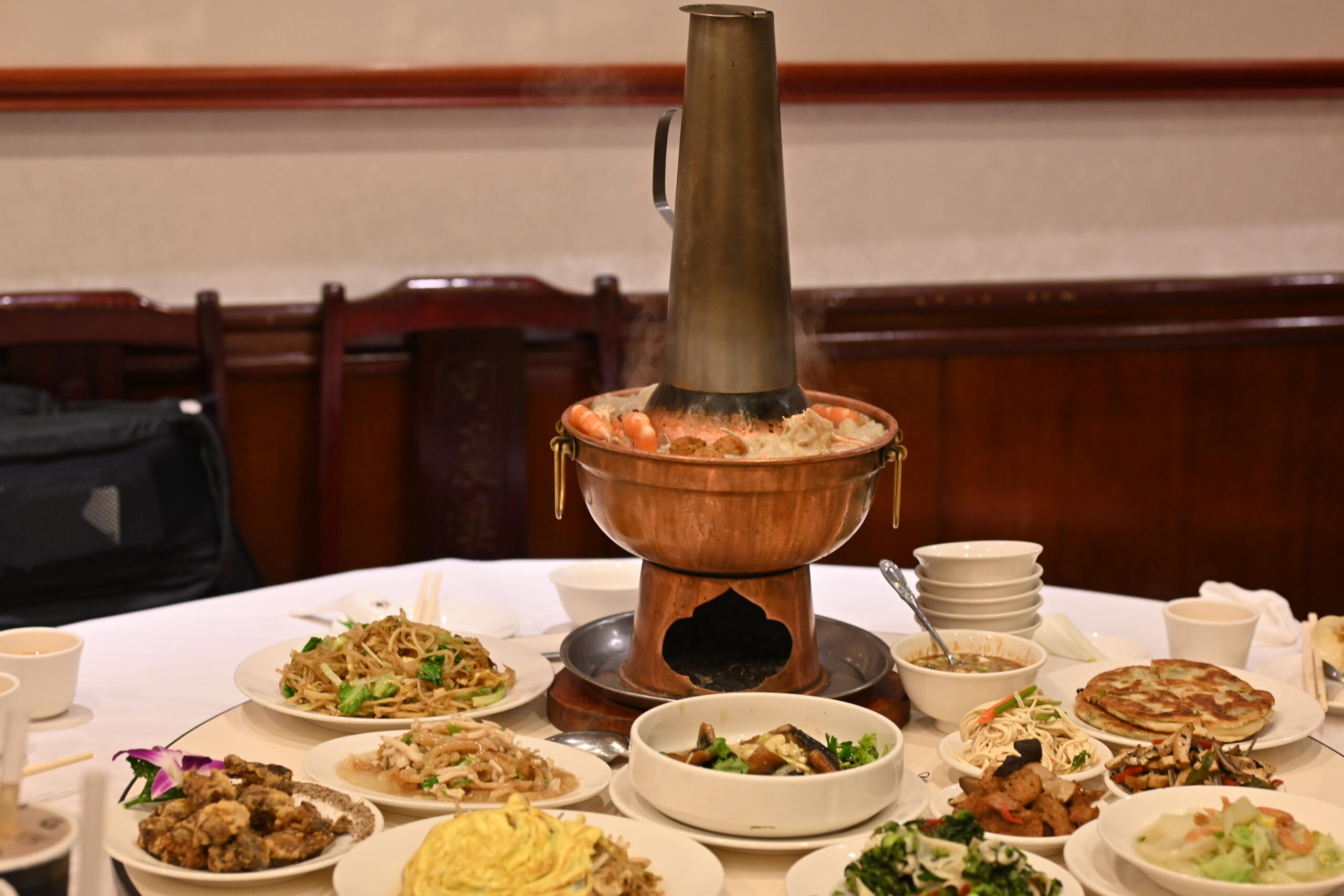 【科技大樓美食】北平同慶樓｜大安區歷史悠久餐廳，合菜聚餐推薦首選！ @厚片嘴角帶便當