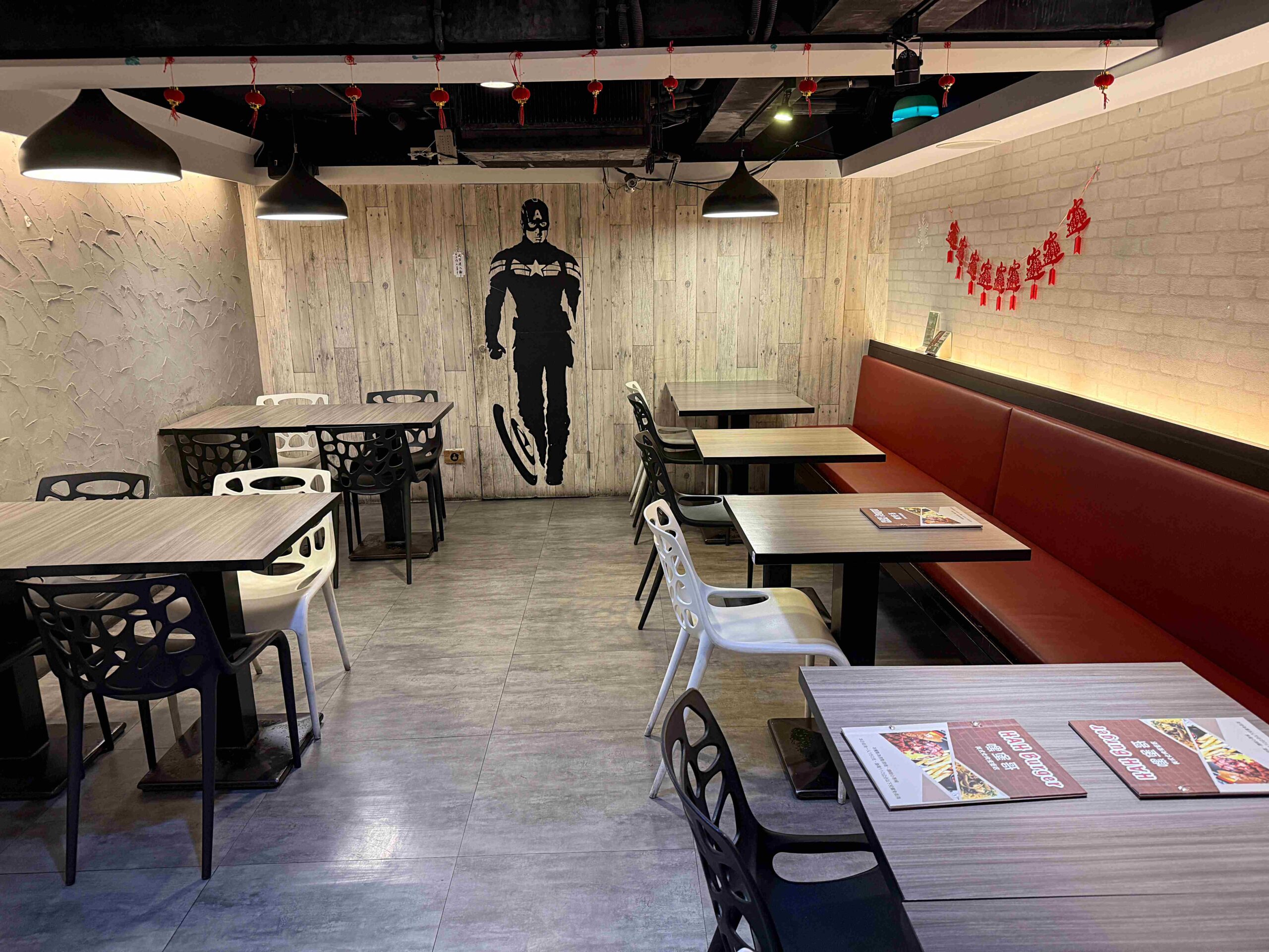 【新莊美食】嘿堡哥 HAH Burger｜新莊棒球場旁排隊美式餐廳，創意漢堡大份量高CP值(菜單) @厚片嘴角帶便當