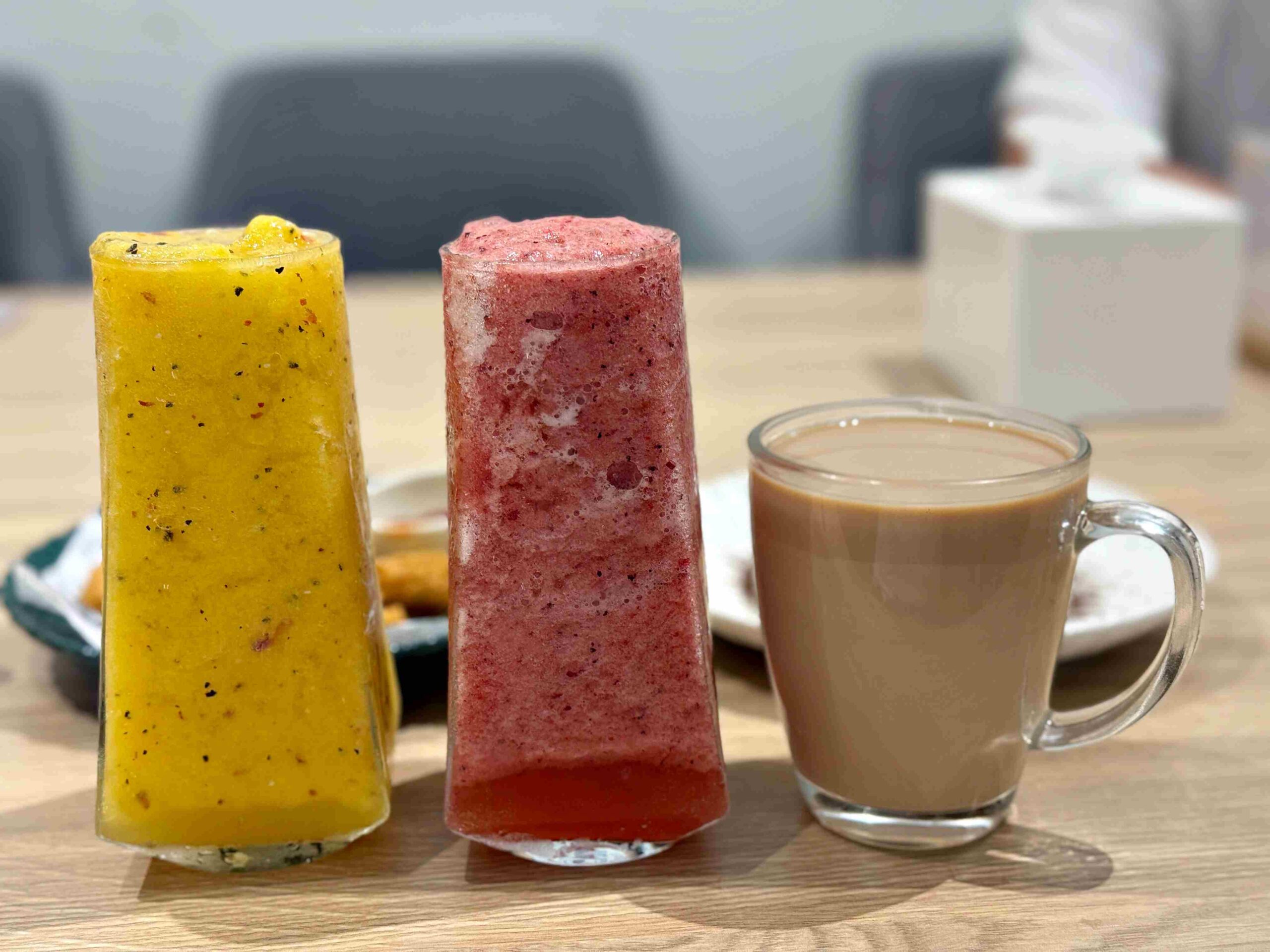 【新莊美食】Paws Cafe 寵物友善餐廳，寵物友善咖啡廳推薦，毛孩也有專屬菜單！ @厚片嘴角帶便當