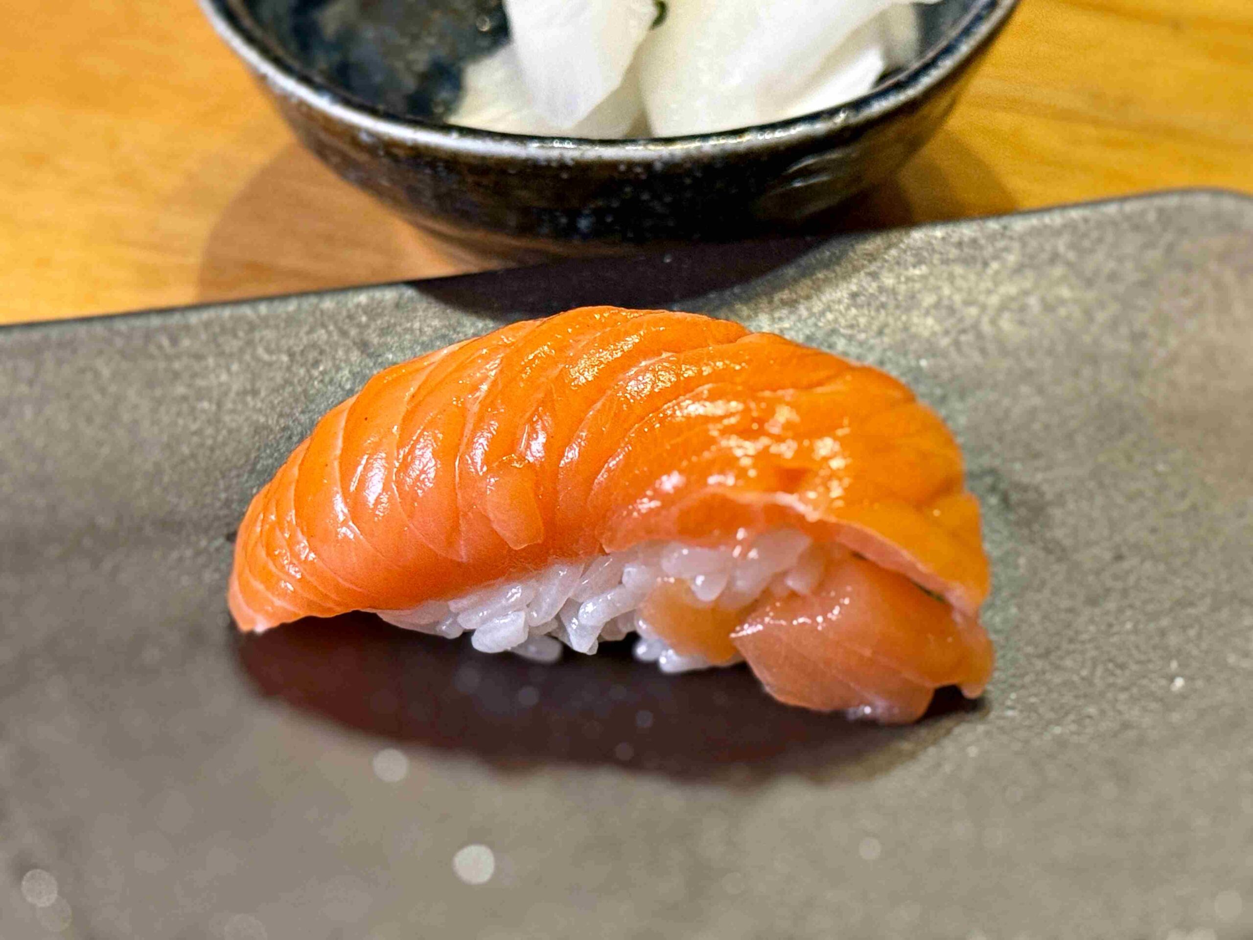 【新莊美食】觀醬手 · 寿司無菜單日式料理｜1980元板前日料體驗，隱藏巷弄的高CP值無菜單推薦 @厚片嘴角帶便當