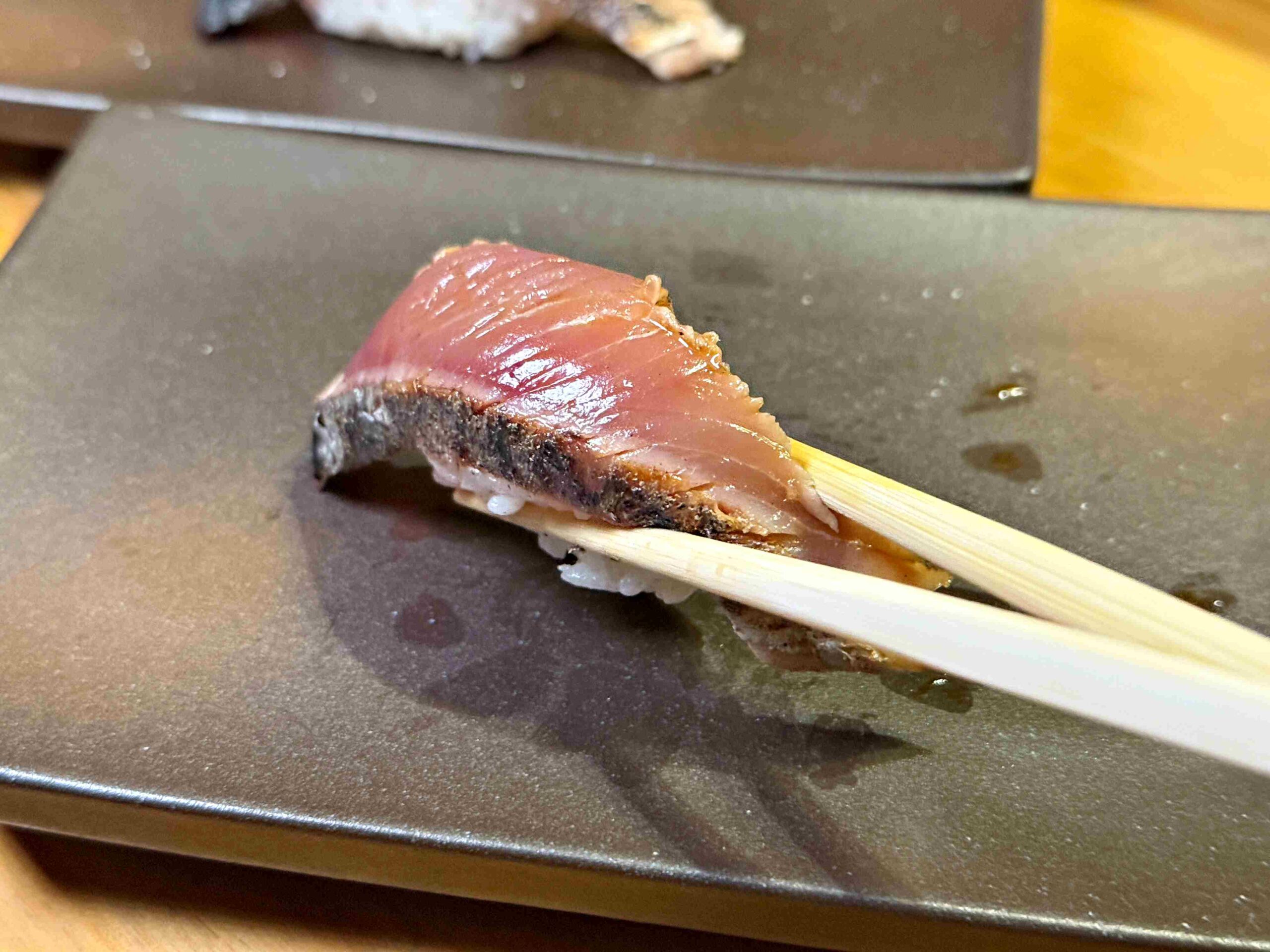 【新莊美食】觀醬手 · 寿司無菜單日式料理｜1980元板前日料體驗，隱藏巷弄的高CP值無菜單推薦 @厚片嘴角帶便當
