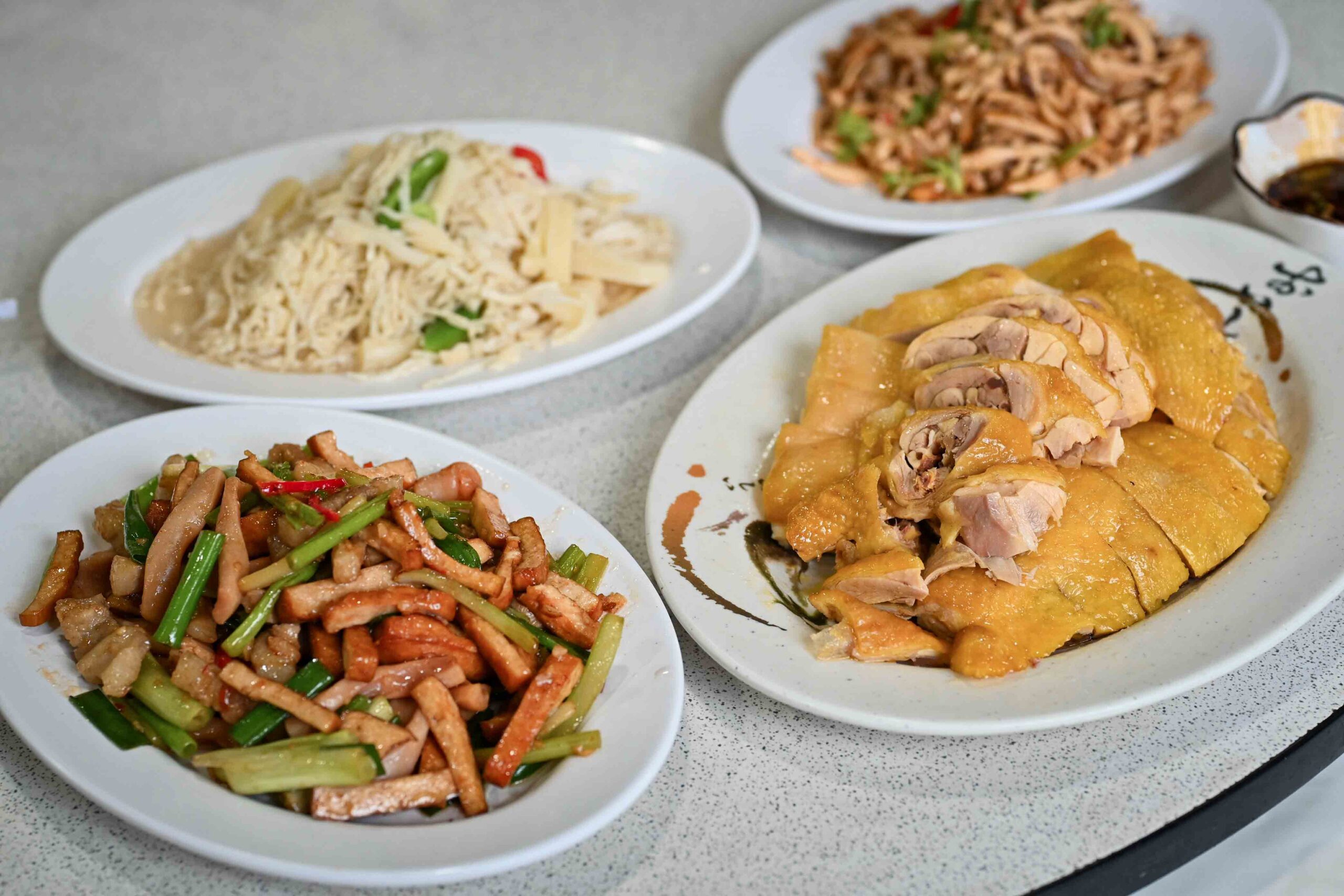 【淡水美食】石牆仔內：百年古厝裡的道地台菜，天元宮旁的隱藏版老味道(菜單) @厚片嘴角帶便當