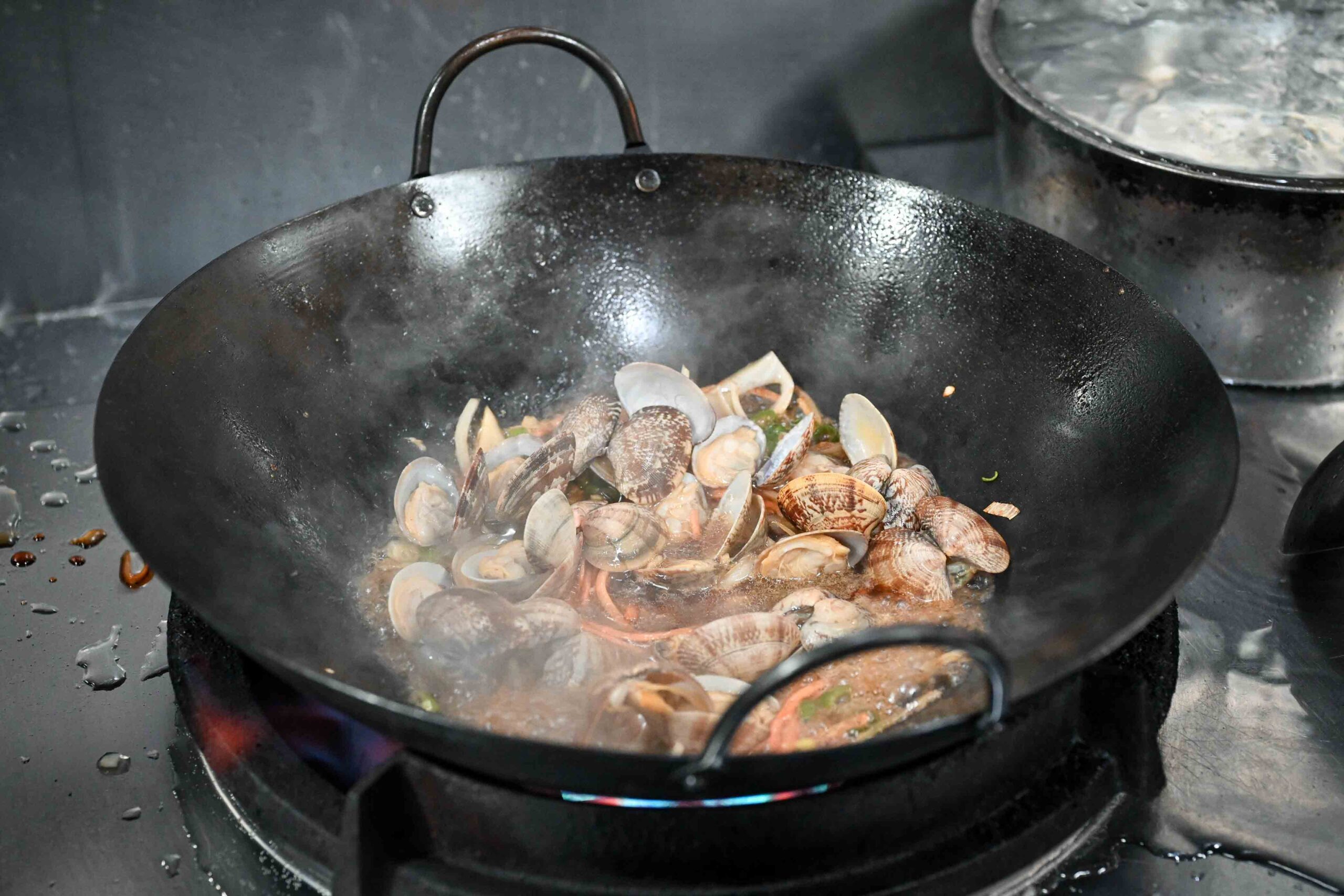 【宜蘭美食推薦】阿雪姨海鮮料理，大溪漁港人氣第一的現撈海鮮餐廳！(菜單) @厚片嘴角帶便當