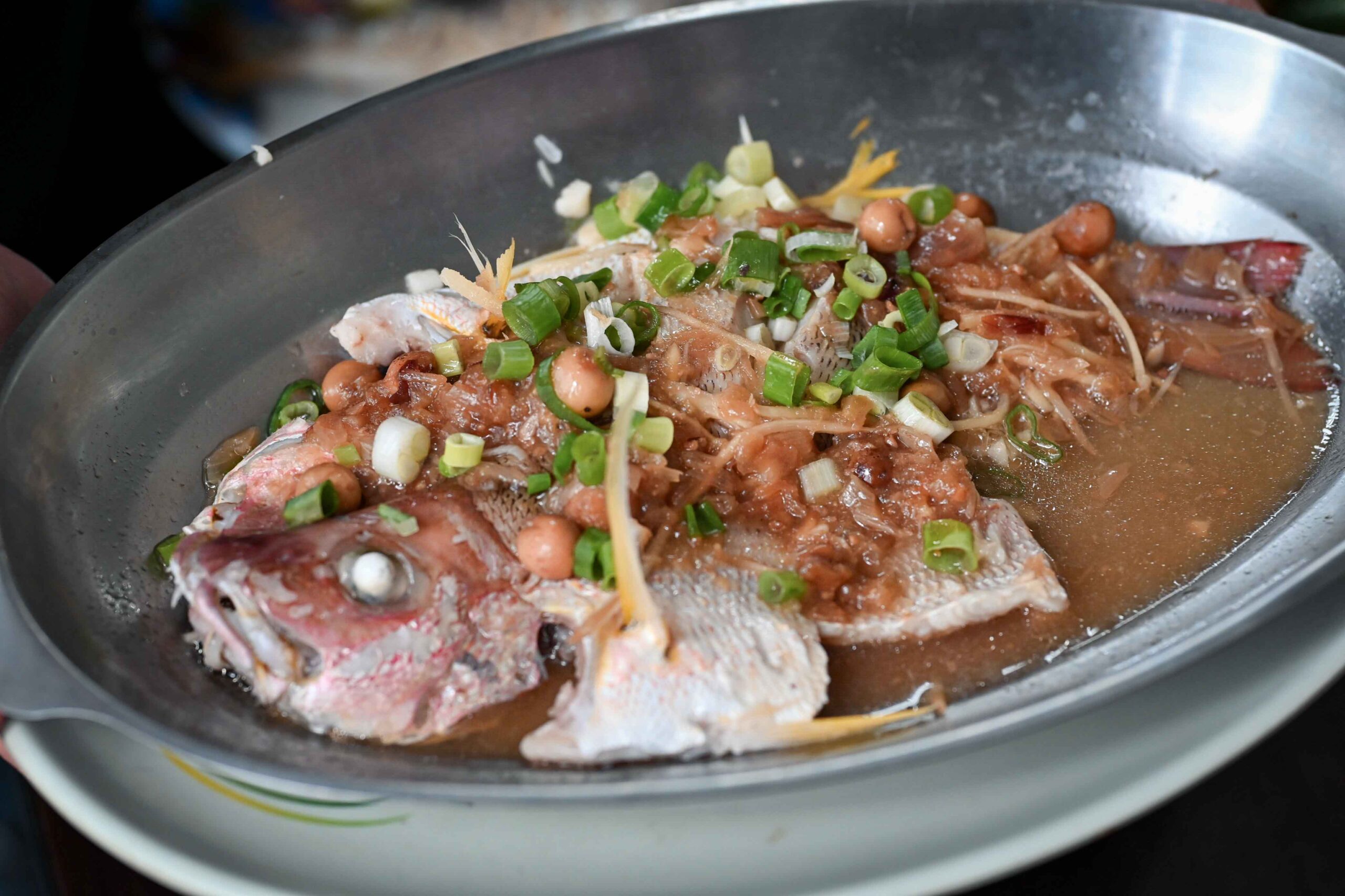 【宜蘭美食推薦】阿雪姨海鮮料理，大溪漁港人氣第一的現撈海鮮餐廳！(菜單) @厚片嘴角帶便當