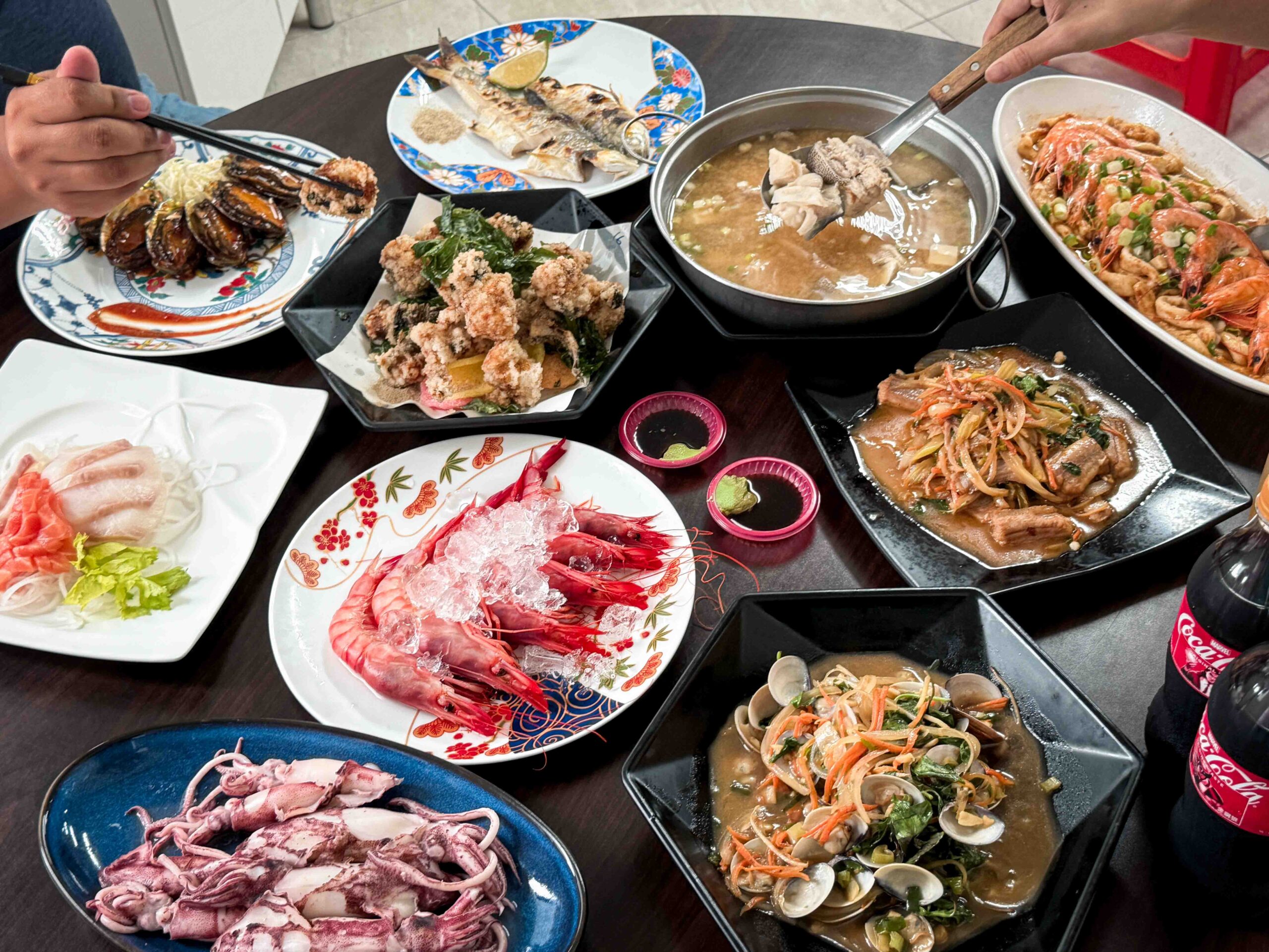 【宜蘭美食推薦】阿雪姨海鮮料理，大溪漁港人氣第一的現撈海鮮餐廳！(菜單) @厚片嘴角帶便當