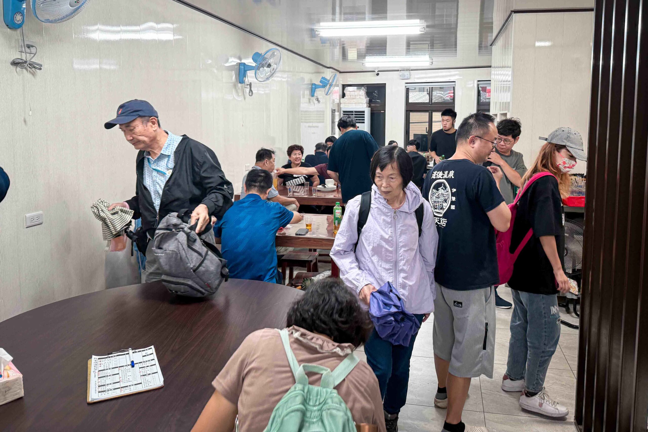 【宜蘭美食推薦】阿雪姨海鮮料理，大溪漁港人氣第一的現撈海鮮餐廳！(菜單) @厚片嘴角帶便當
