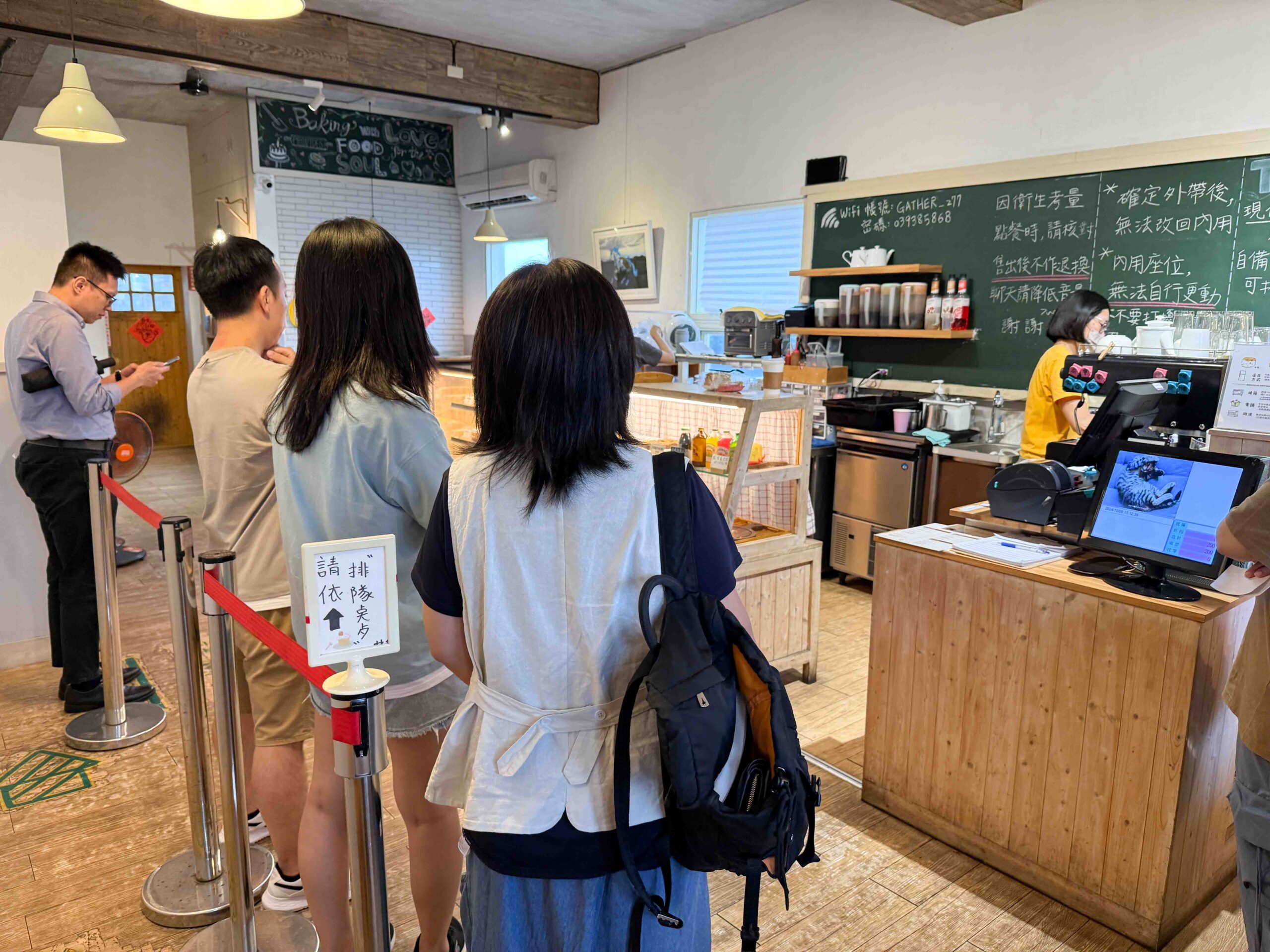 【宜蘭美食】食聚咖啡Gather cafe，台灣也有媲美 HARBS 的蛋糕？這間甜點店太扯了(菜單)(寵物友善) @厚片嘴角帶便當