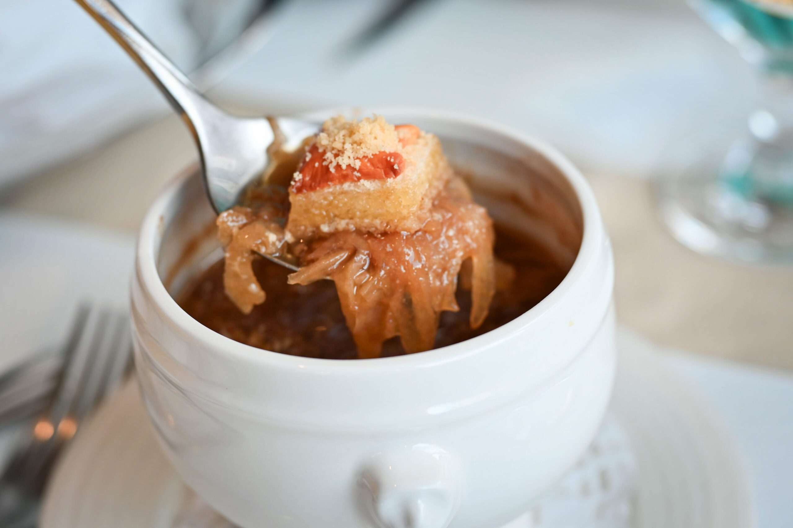 【板橋美食】老派西餐｜特香齋：比想像更厲害的復古排餐店(菜單) @厚片嘴角帶便當