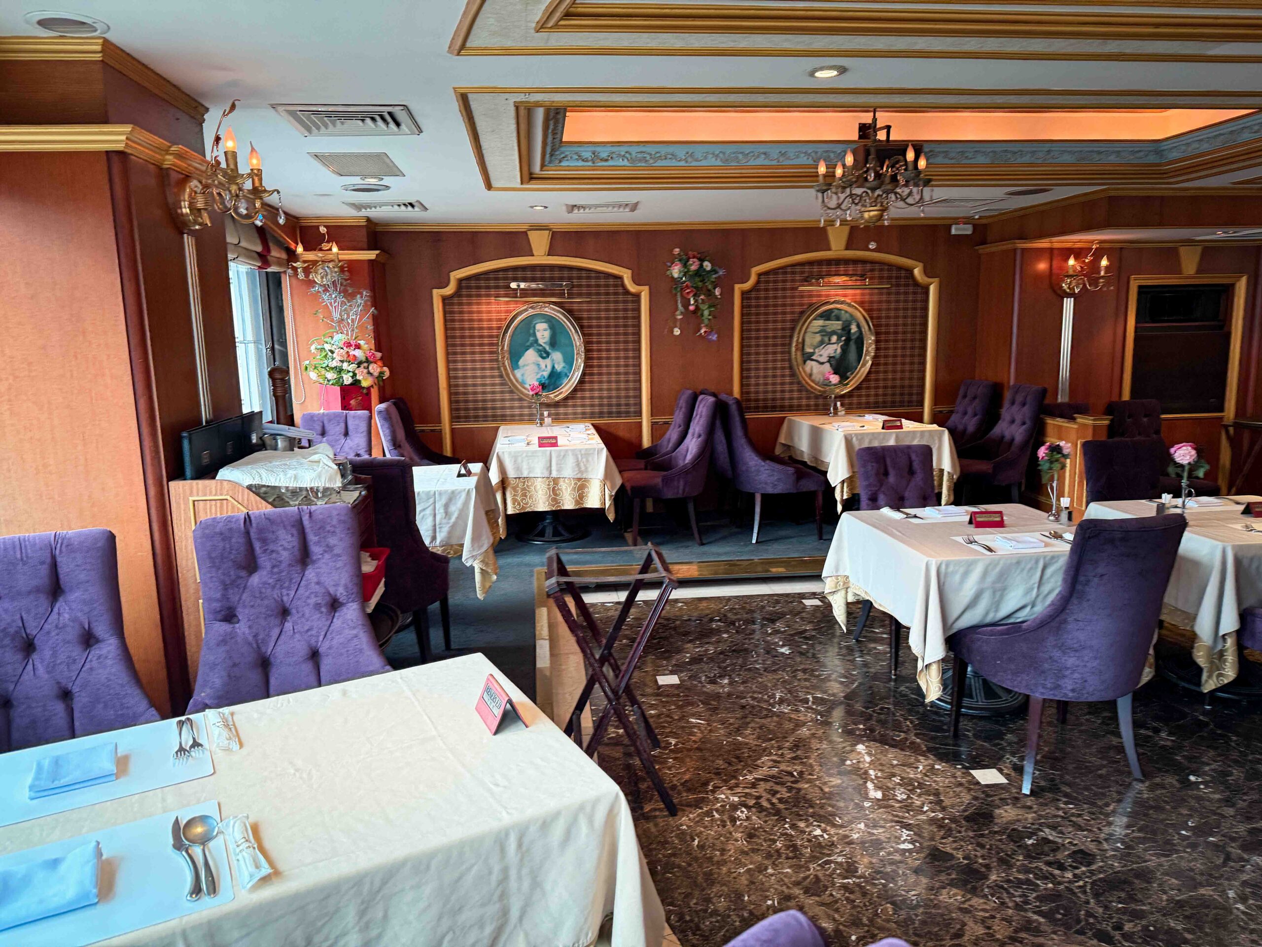 【板橋美食】老派西餐｜特香齋：比想像更厲害的復古排餐店(菜單) @厚片嘴角帶便當