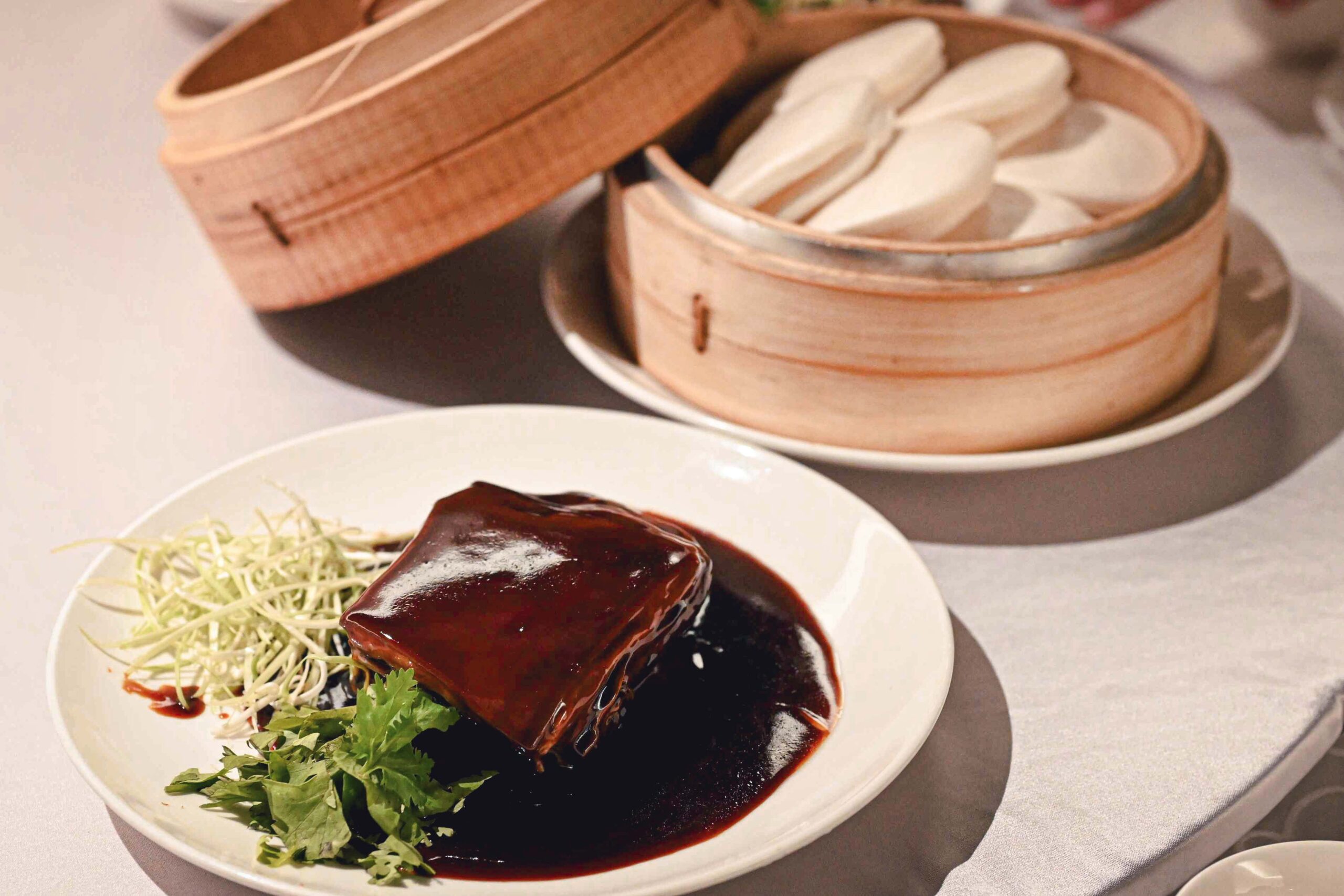 【忠孝復興美食】春申食府，台北東區的高CP值上海菜，鴨架湯到甜點通通都不雷(菜單) @厚片嘴角帶便當