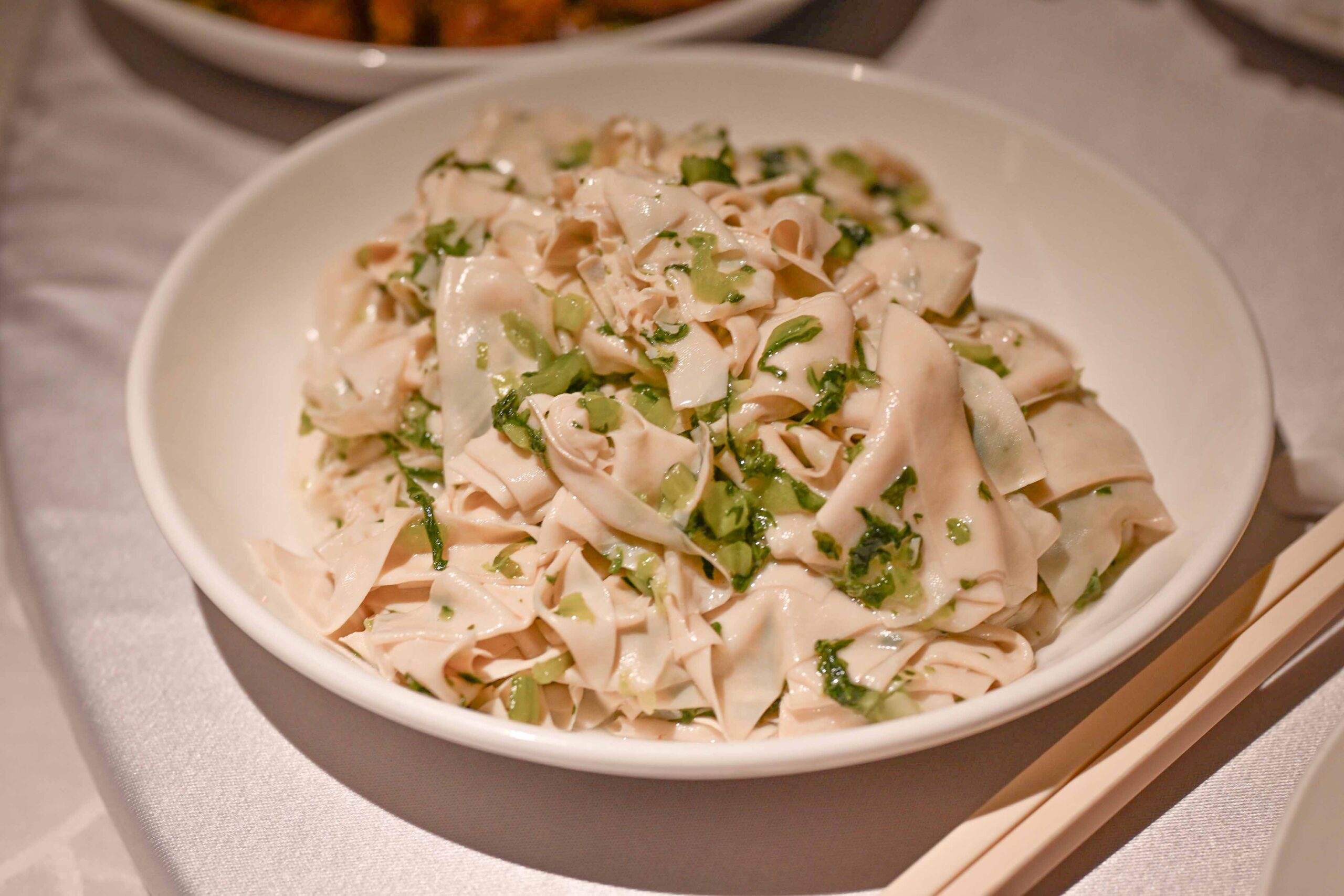 【忠孝復興美食】春申食府，台北東區的高CP值上海菜，鴨架湯到甜點通通都不雷(菜單) @厚片嘴角帶便當