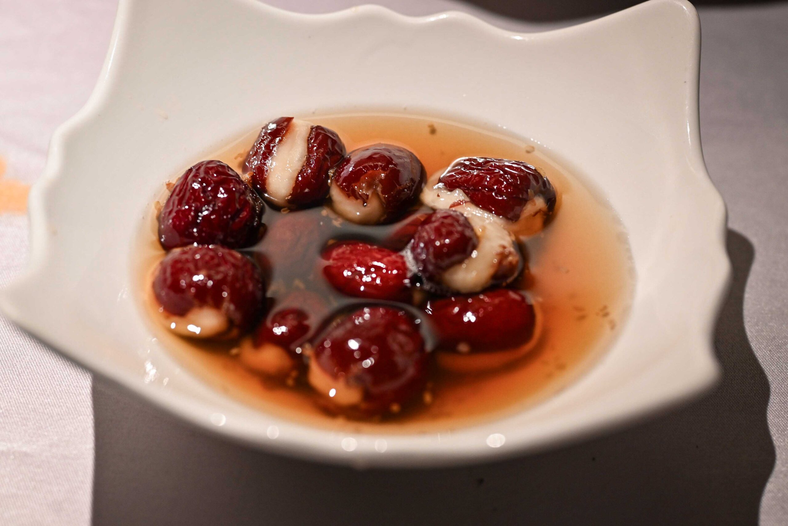 【忠孝復興美食】春申食府，台北東區的高CP值上海菜，鴨架湯到甜點通通都不雷(菜單) @厚片嘴角帶便當