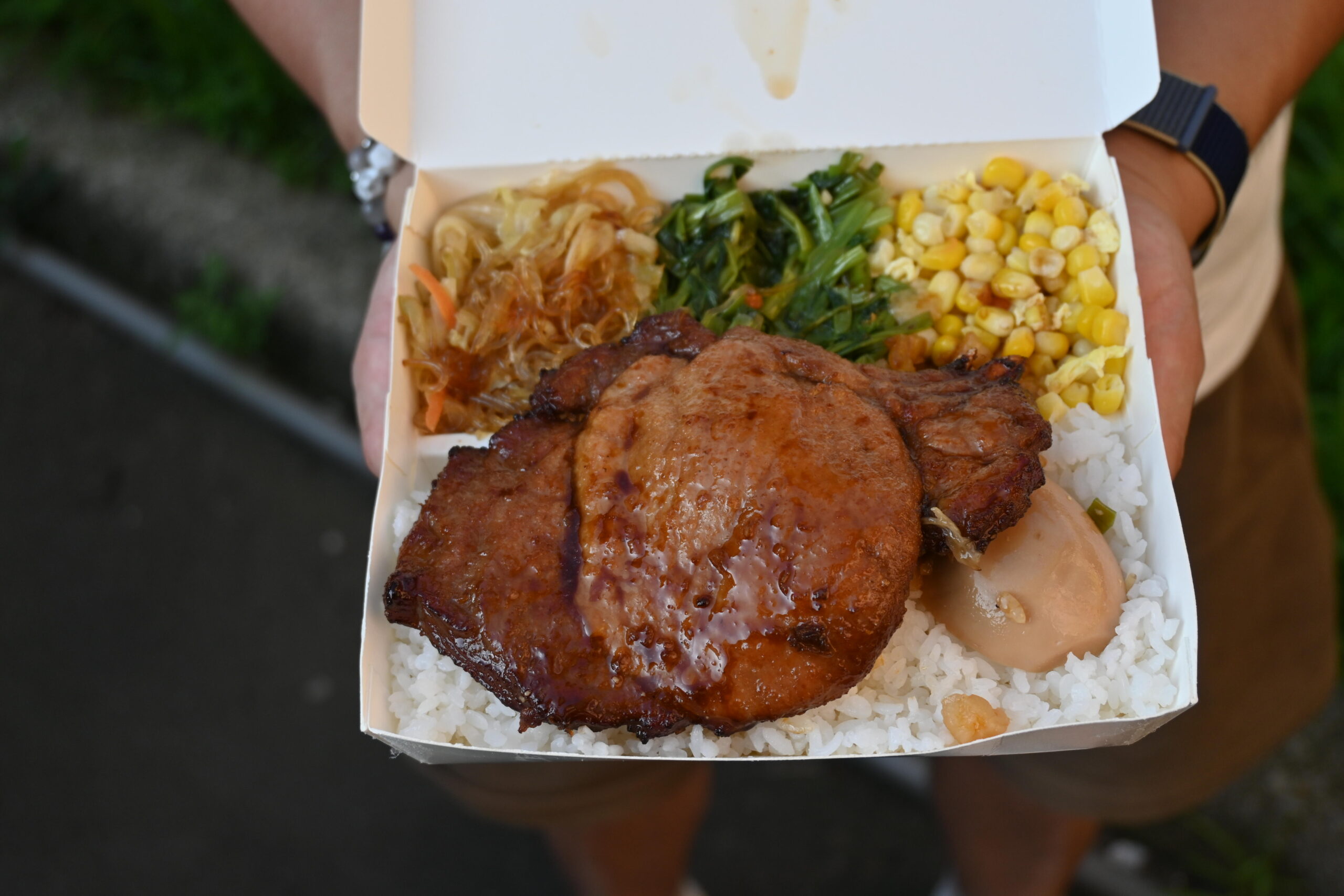 【三重便當推薦】三重阿賢排骨便當｜FoodPanda新北便當類冠軍！好吃又便宜，鐵道排骨太猛了(菜單) @厚片嘴角帶便當