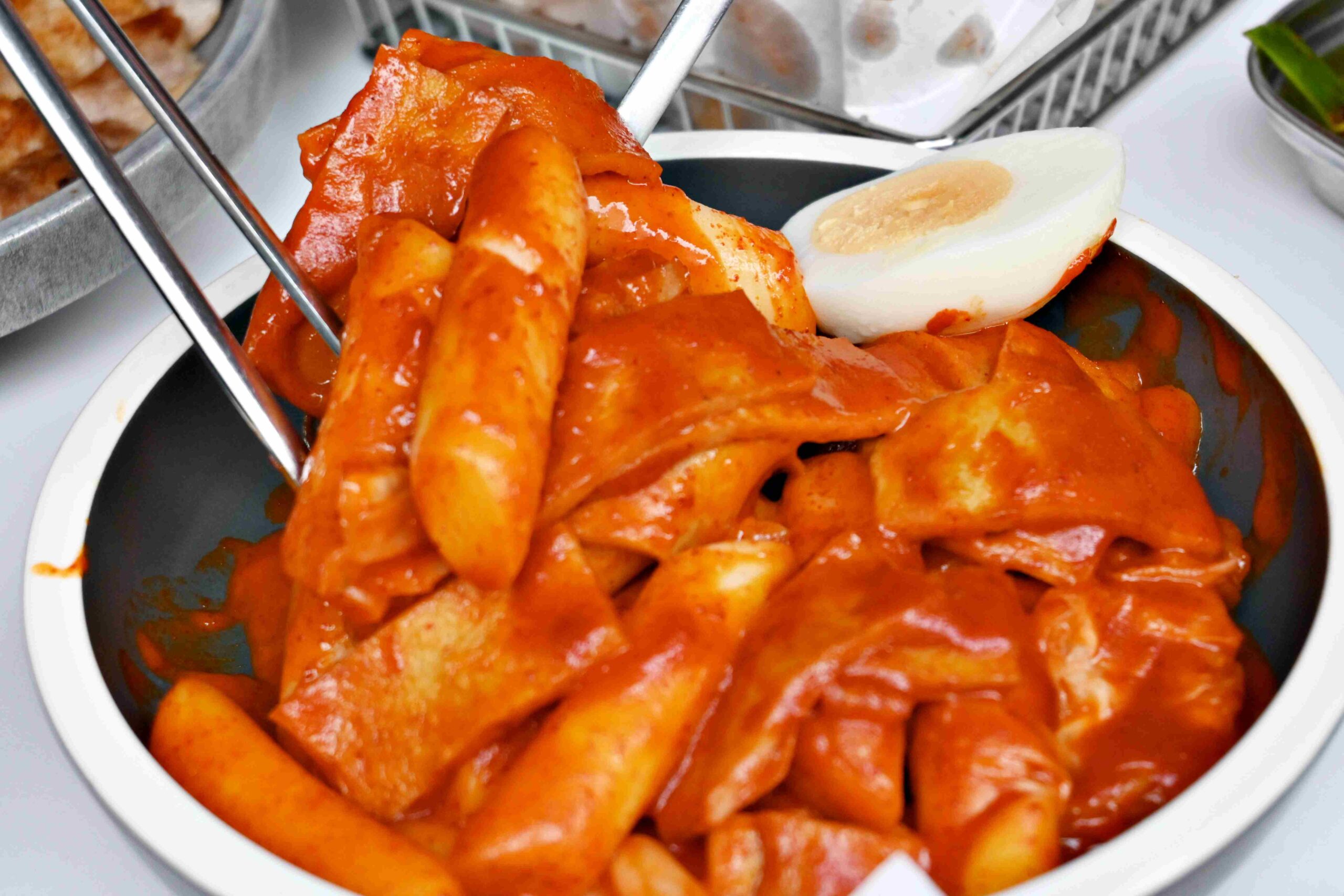 【西門美食】本村韓式炸雞重慶南店，比我想像的還強！不只有炸雞，每道都好吃(菜單) @厚片嘴角帶便當