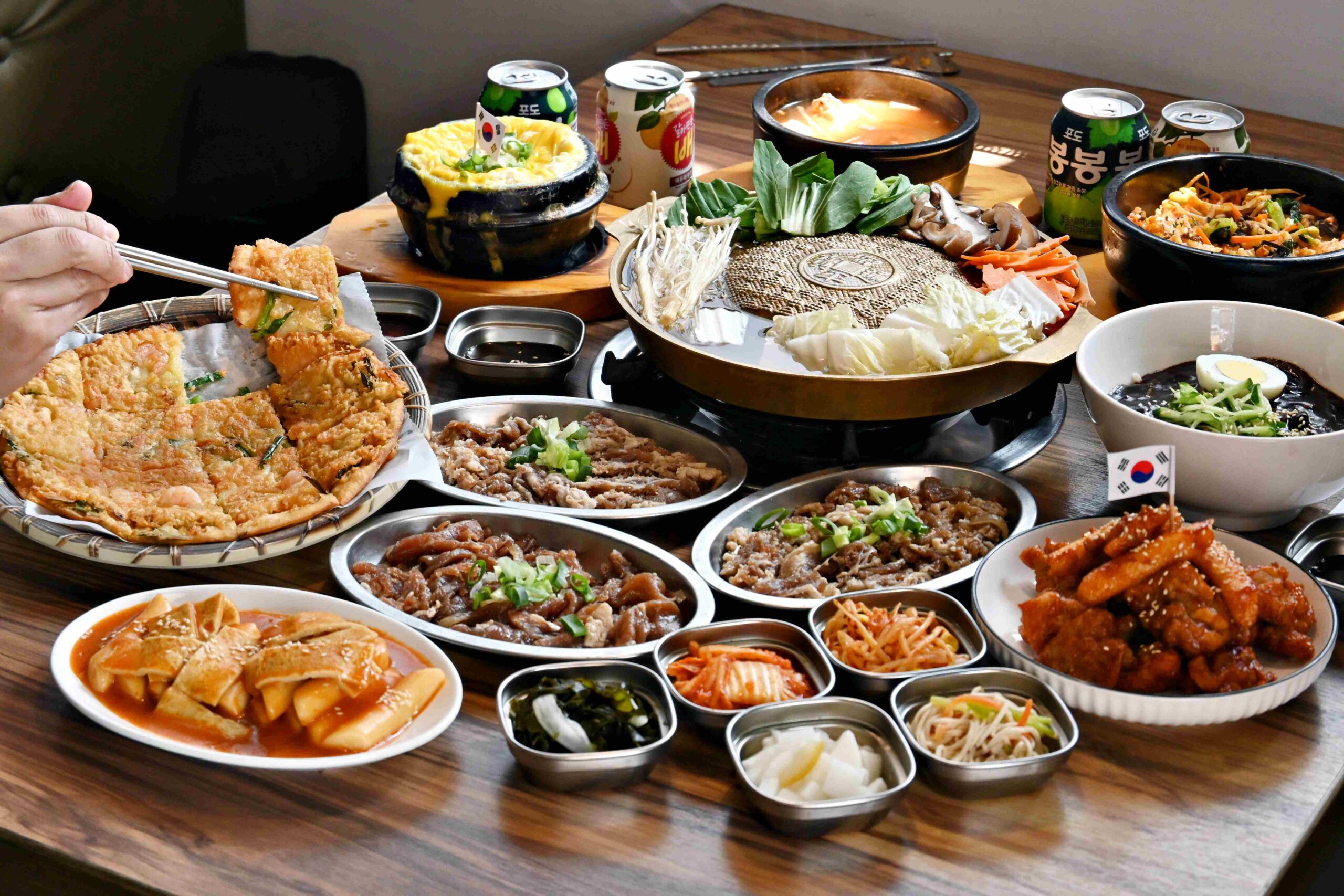 【新莊美食】海雲韓式料理，CP值超高、牛肉炸雞都好吃！(菜單) (寵物友善) @厚片嘴角帶便當